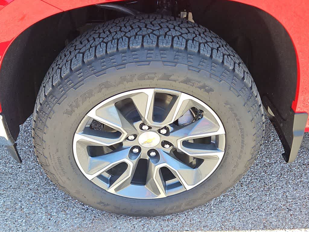Thumbnail: 2026 Chevrolet Silverado 1500 - 12