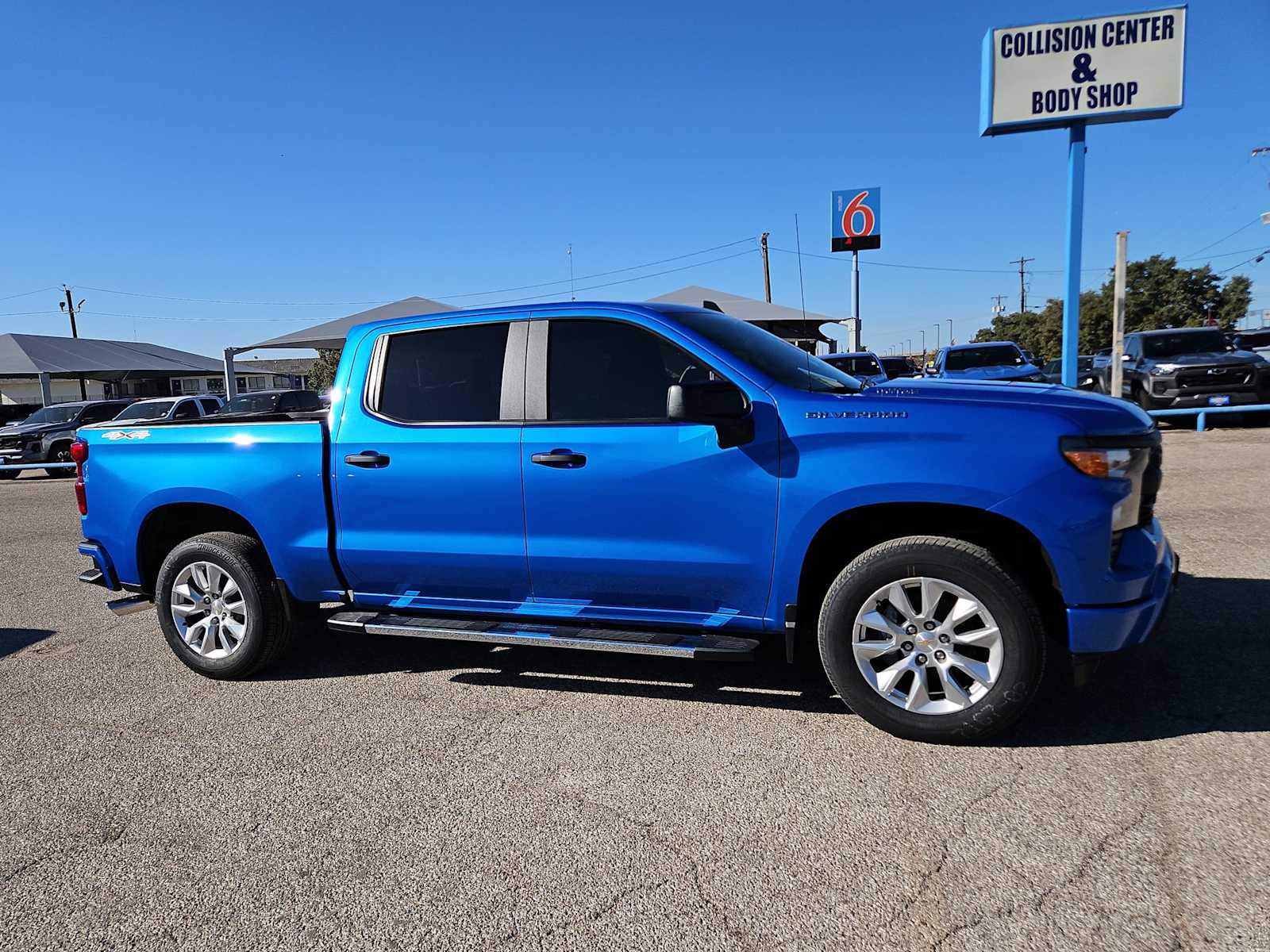 Thumbnail: 2026 Chevrolet Silverado 1500 - 9