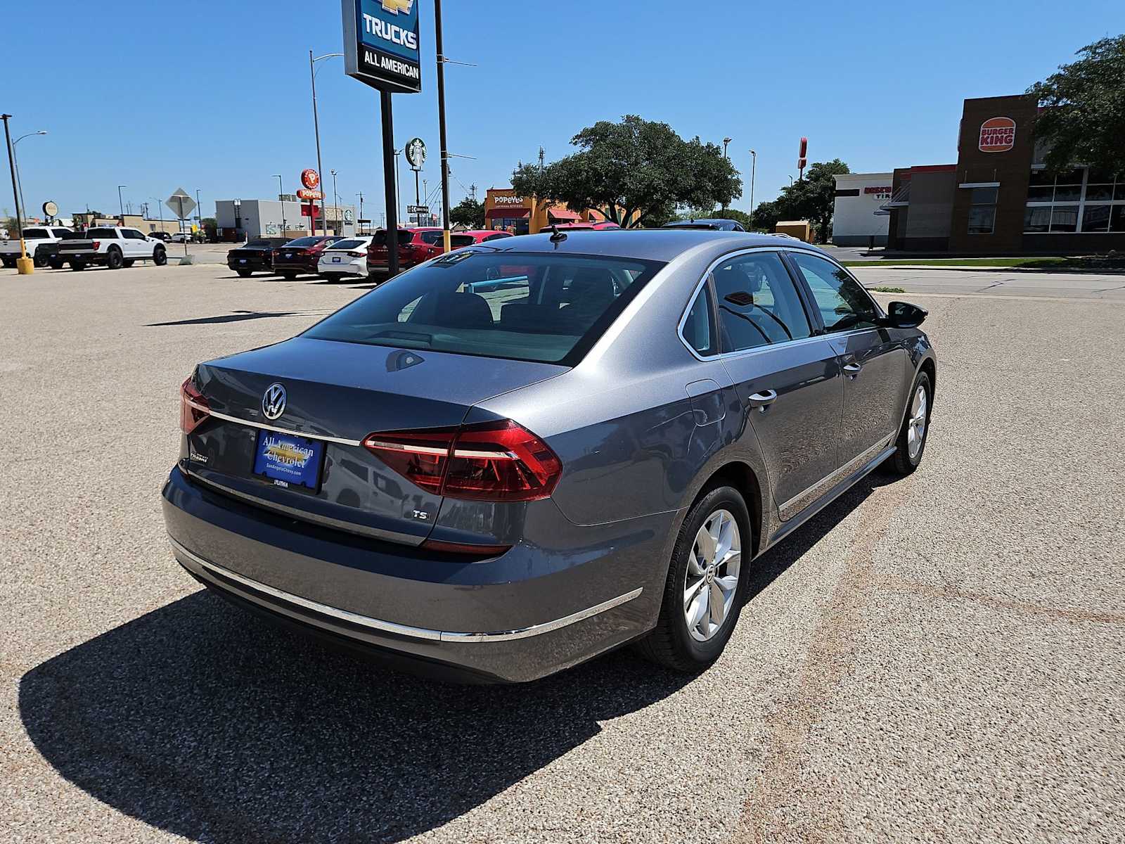 Thumbnail: 2017 Volkswagen Passat - 7