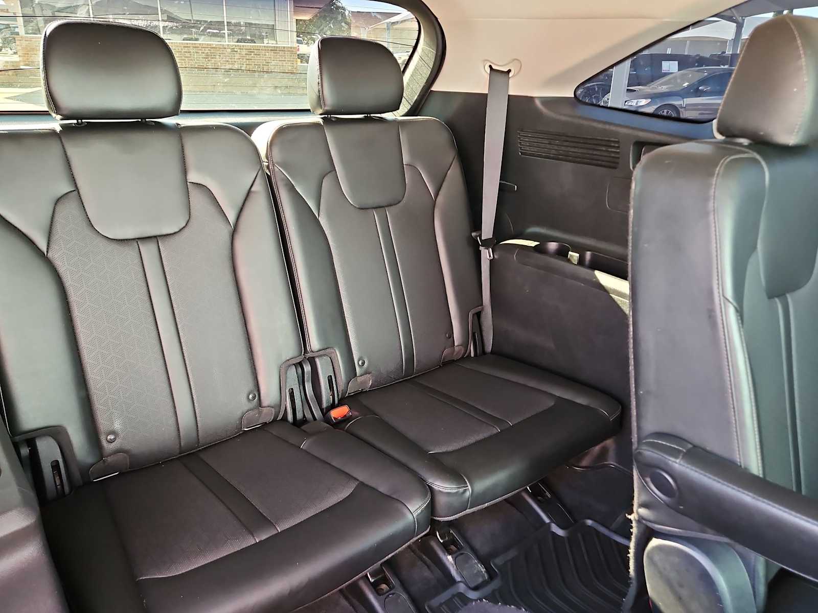 Thumbnail: 2021 Kia Sorento - 17