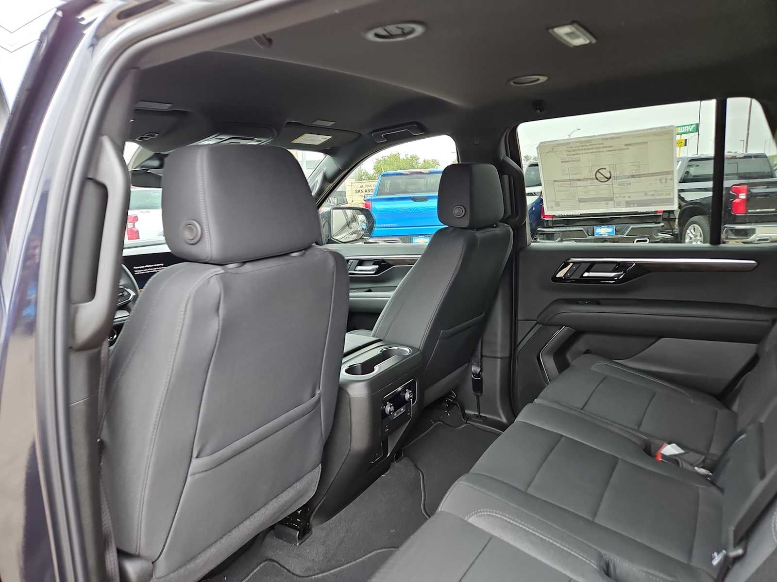 Thumbnail: 2025 Chevrolet Tahoe - 18