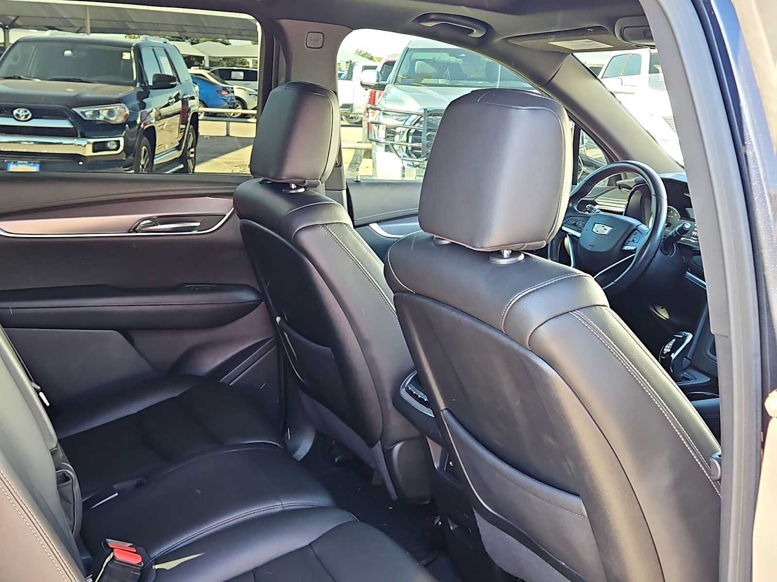 Thumbnail: 2022 Cadillac XT6 - 16