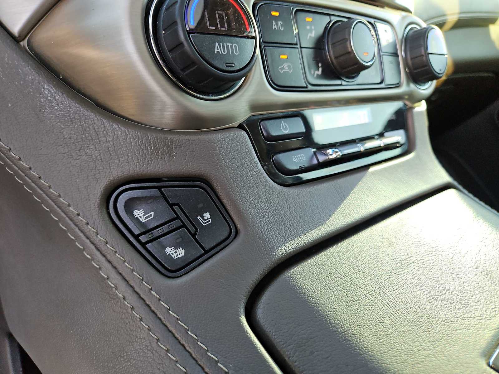 Thumbnail: 2018 GMC Yukon - 21