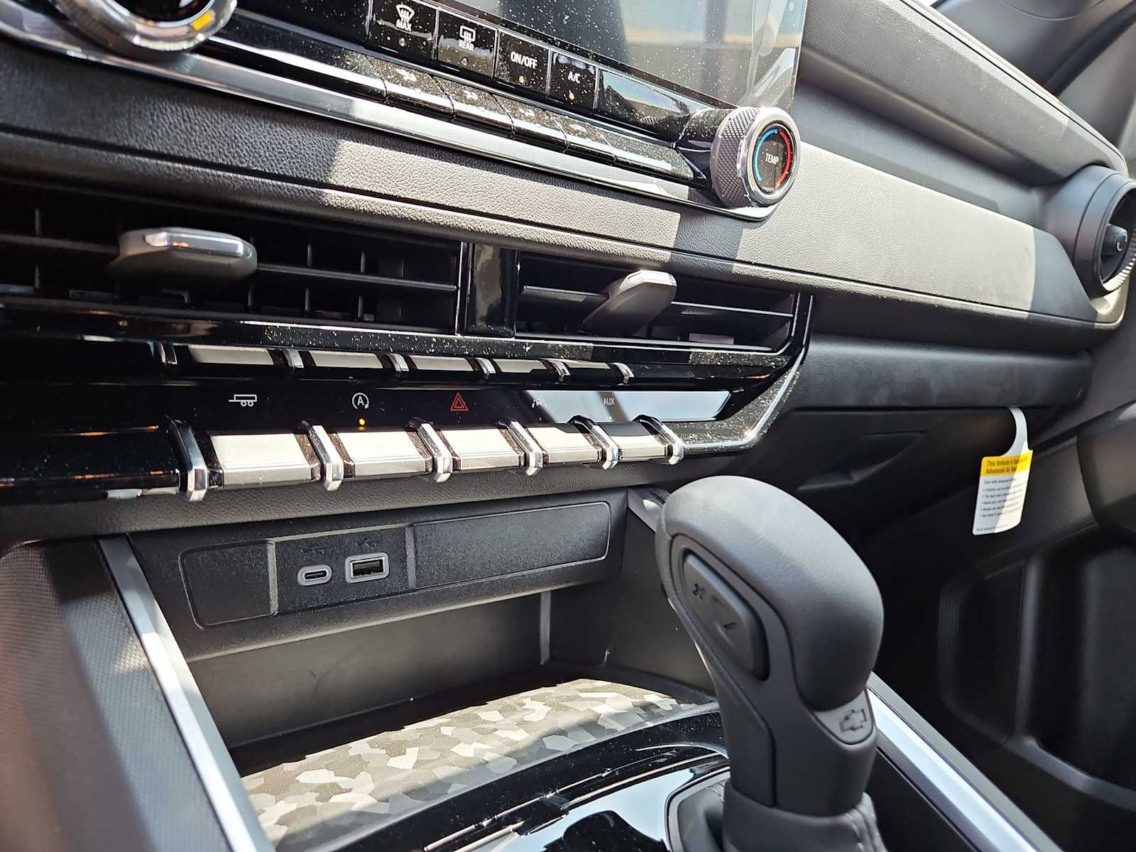 Thumbnail: 2025 Chevrolet Colorado - 28