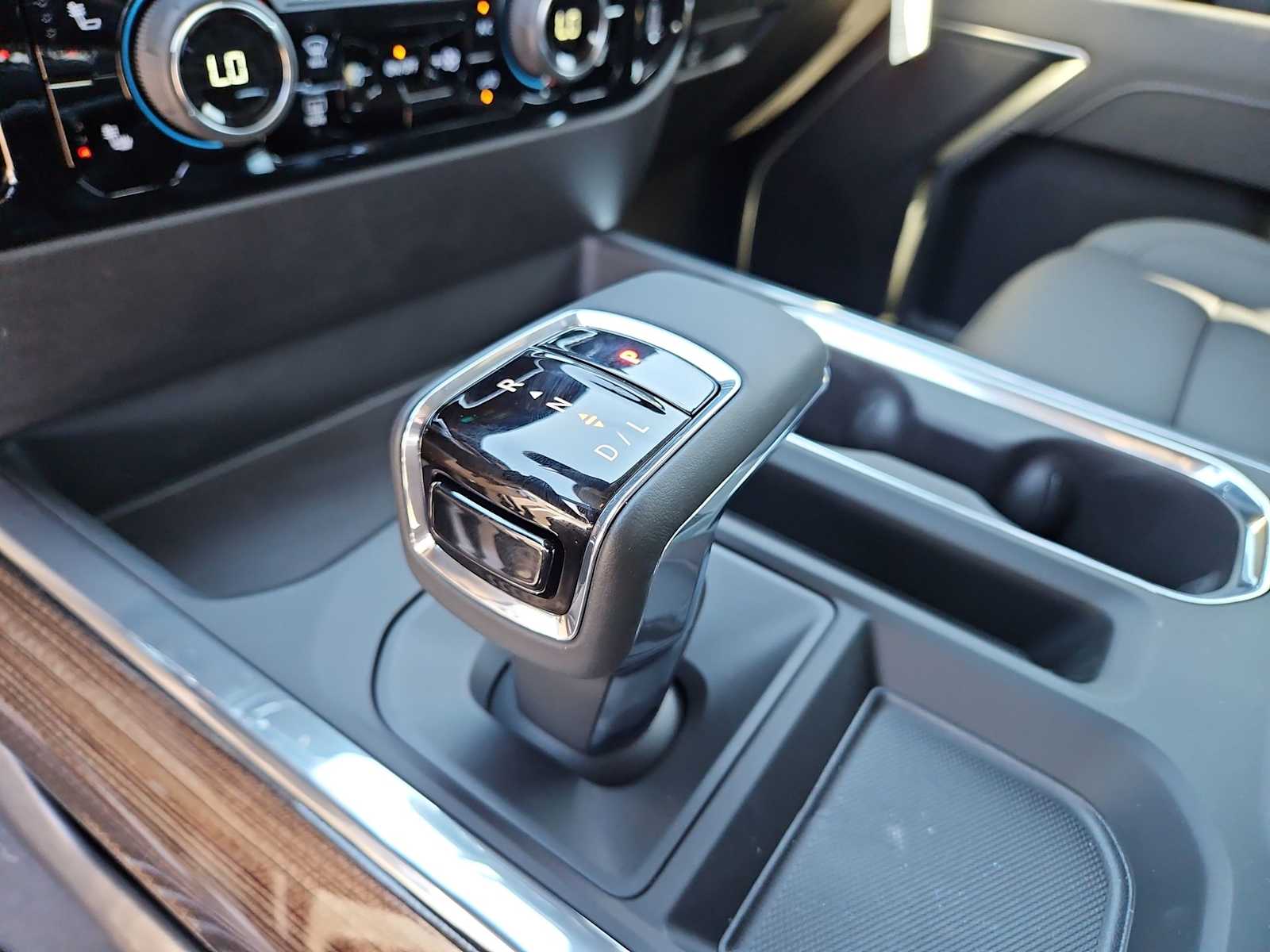 Thumbnail: 2025 Chevrolet Silverado 1500 - 17