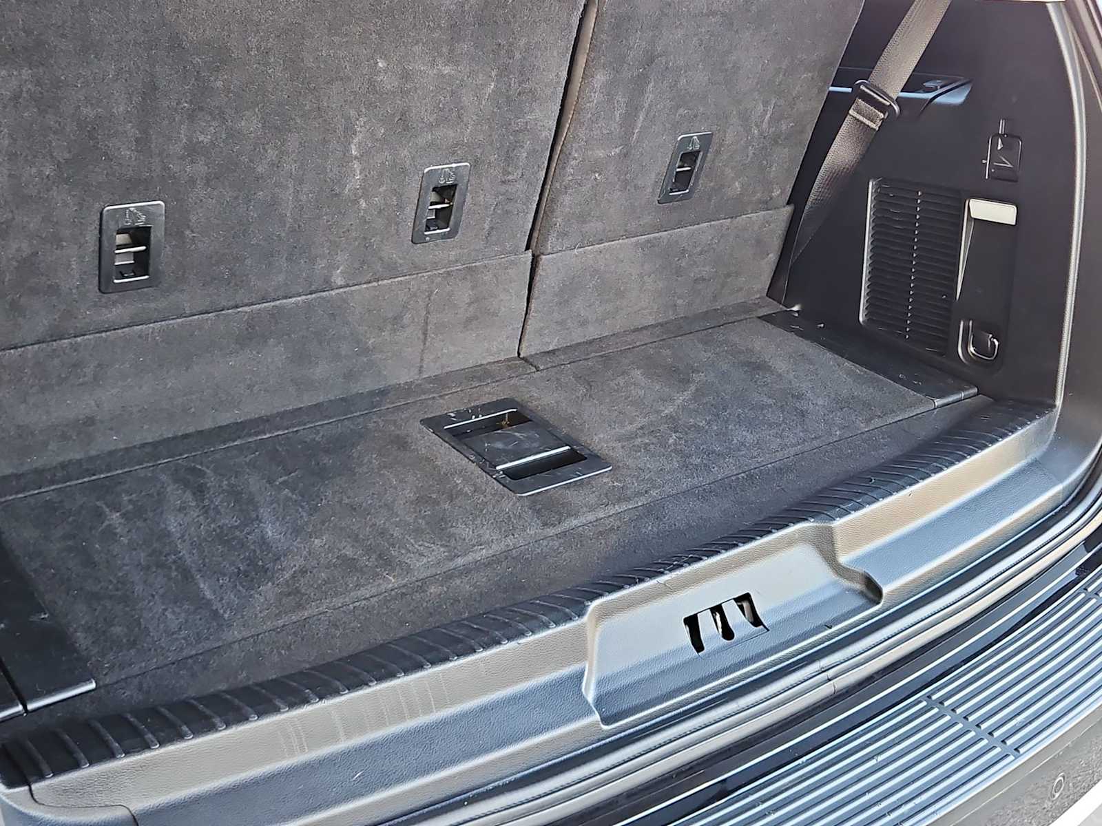 Thumbnail: 2020 Ford Expedition - 23