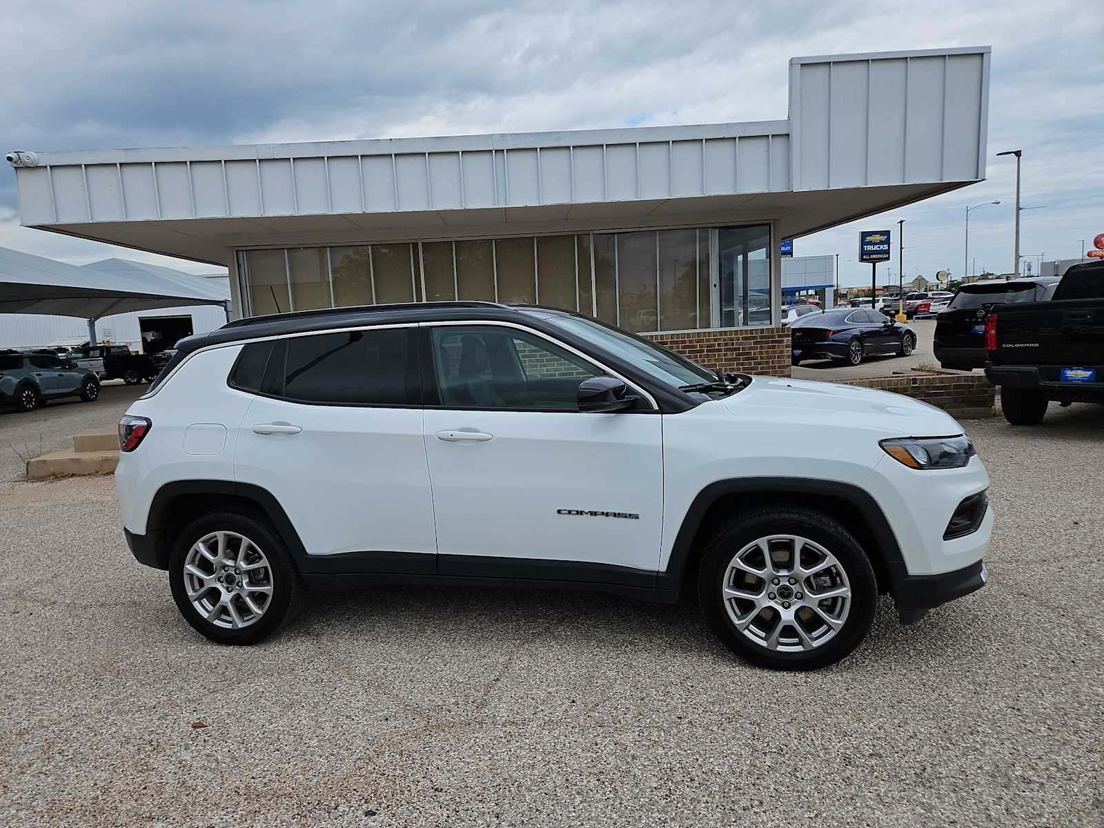 Thumbnail: 2025 Jeep Compass - 9