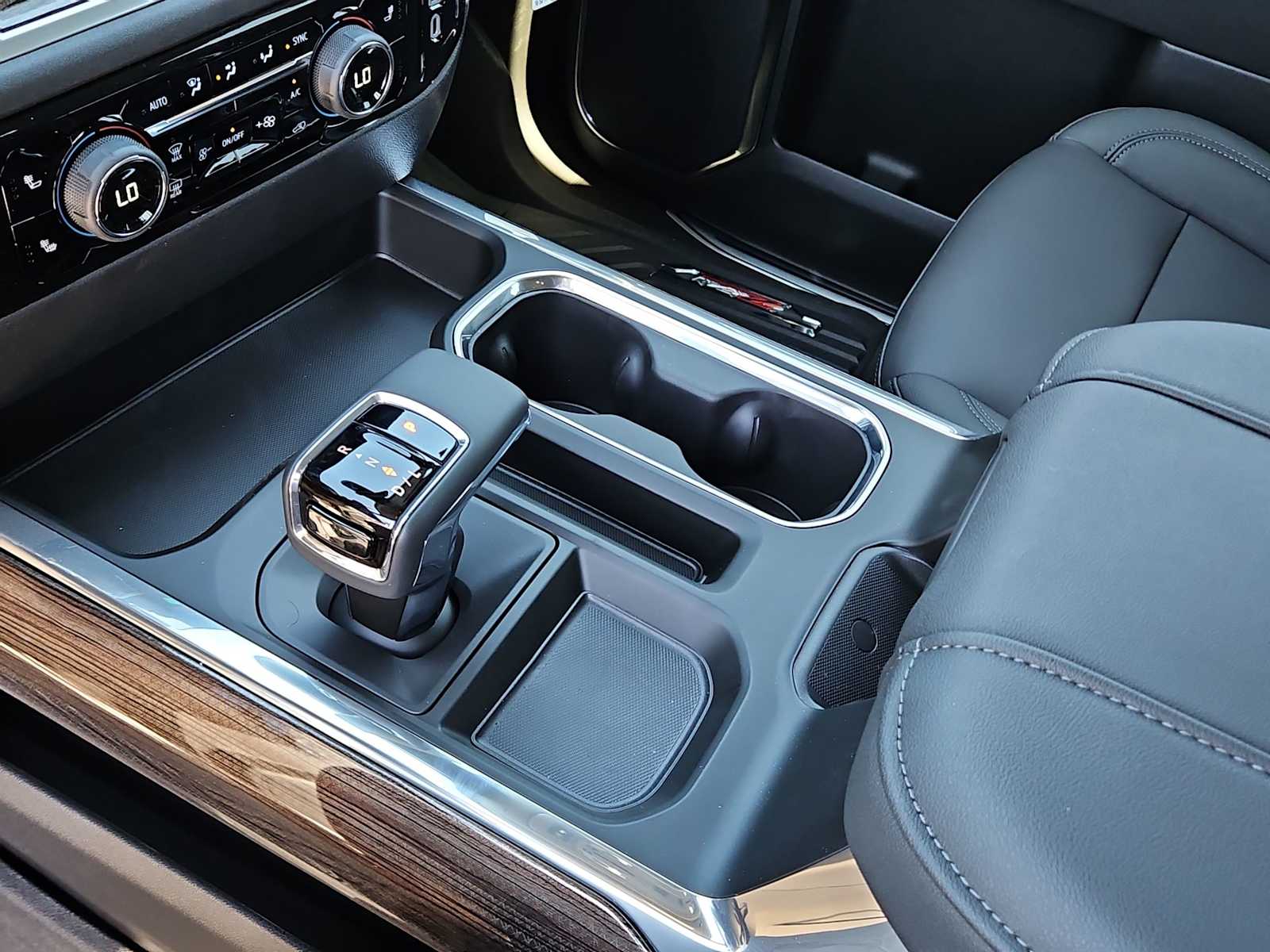 Thumbnail: 2026 Chevrolet Silverado 1500 - 20