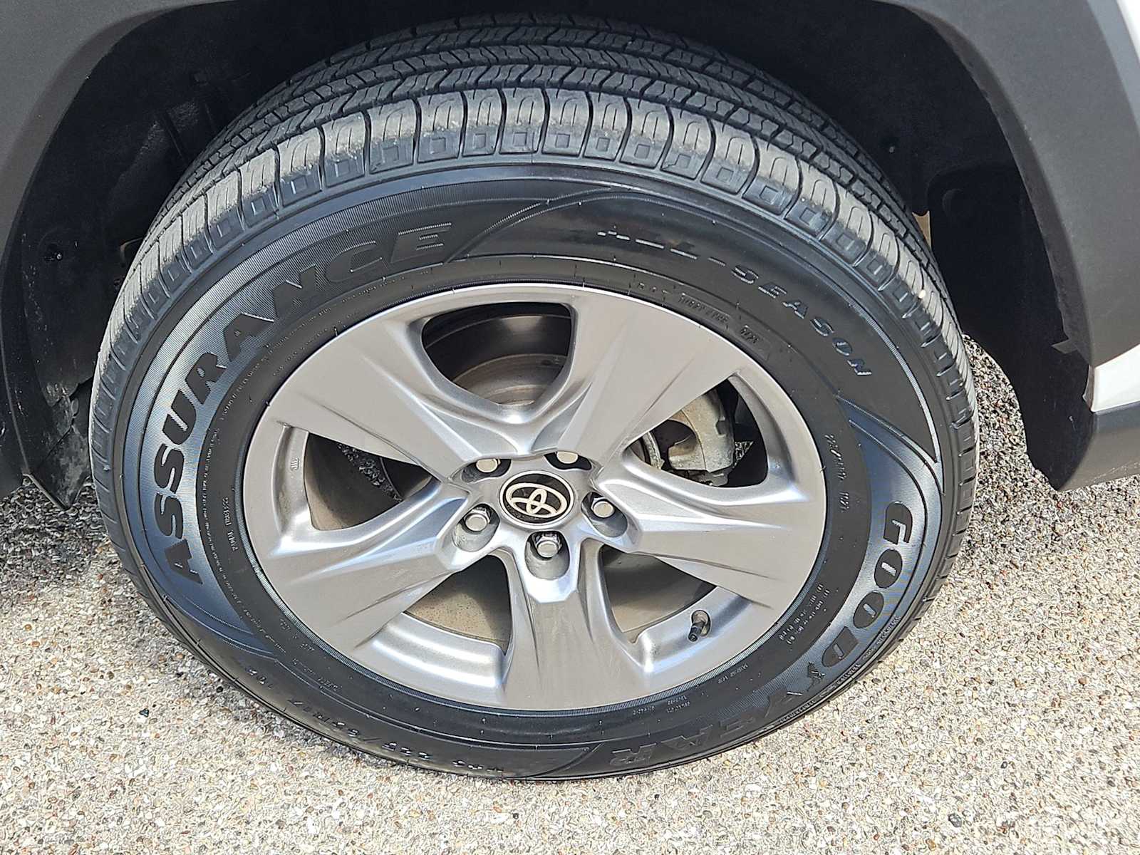 Thumbnail: 2022 Toyota RAV4 - 16