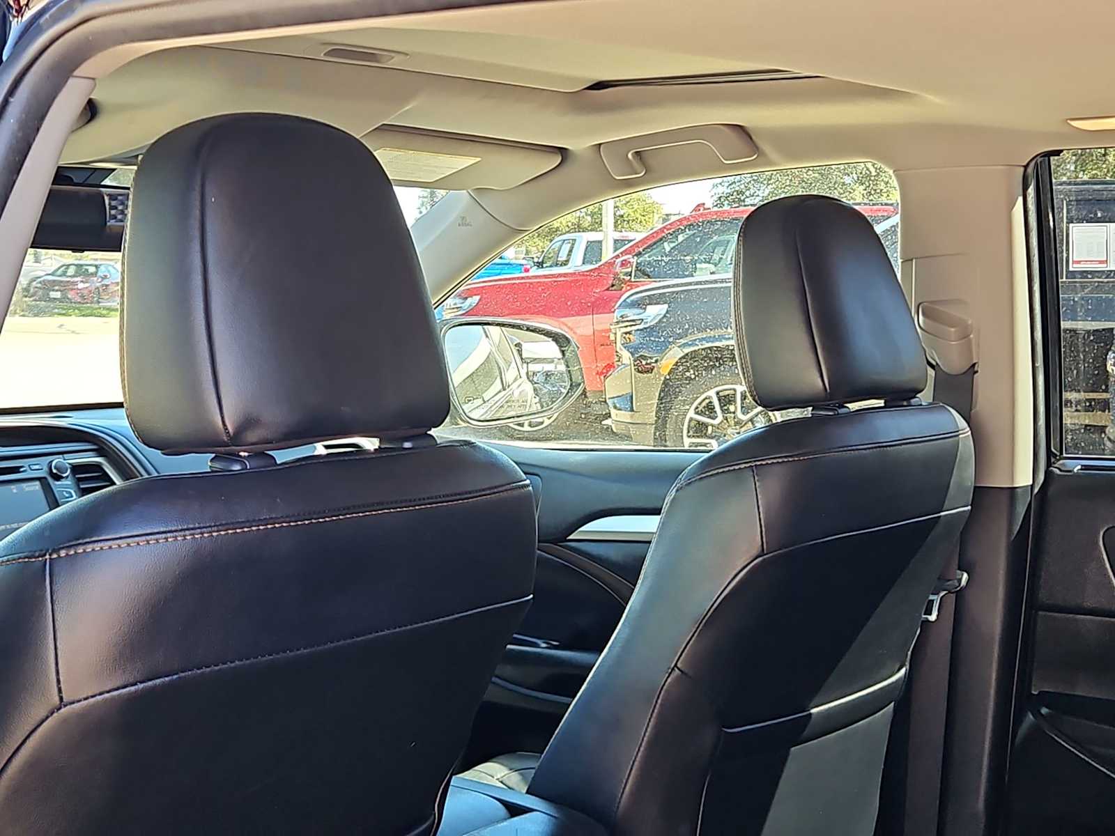 Thumbnail: 2019 Toyota Highlander - 14