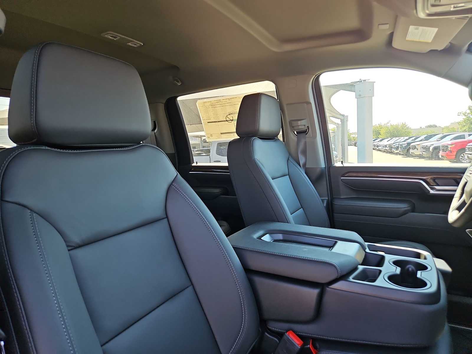 Thumbnail: 2025 Chevrolet Silverado 3500 - 17