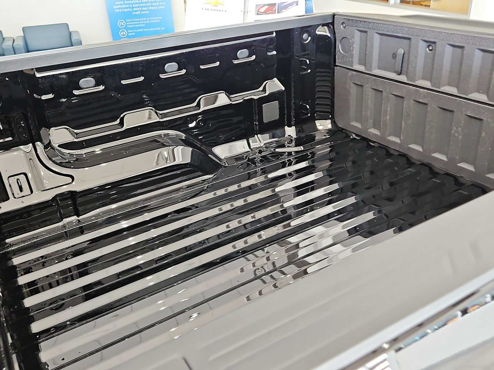 Thumbnail: 2026 Chevrolet Colorado - 10