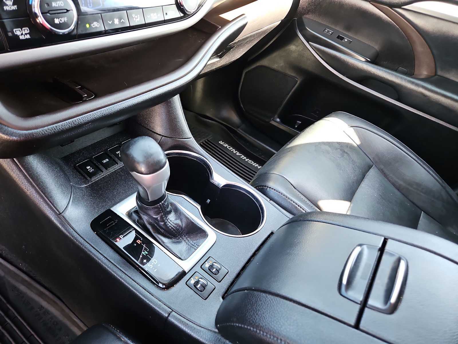 Thumbnail: 2019 Toyota Highlander - 20