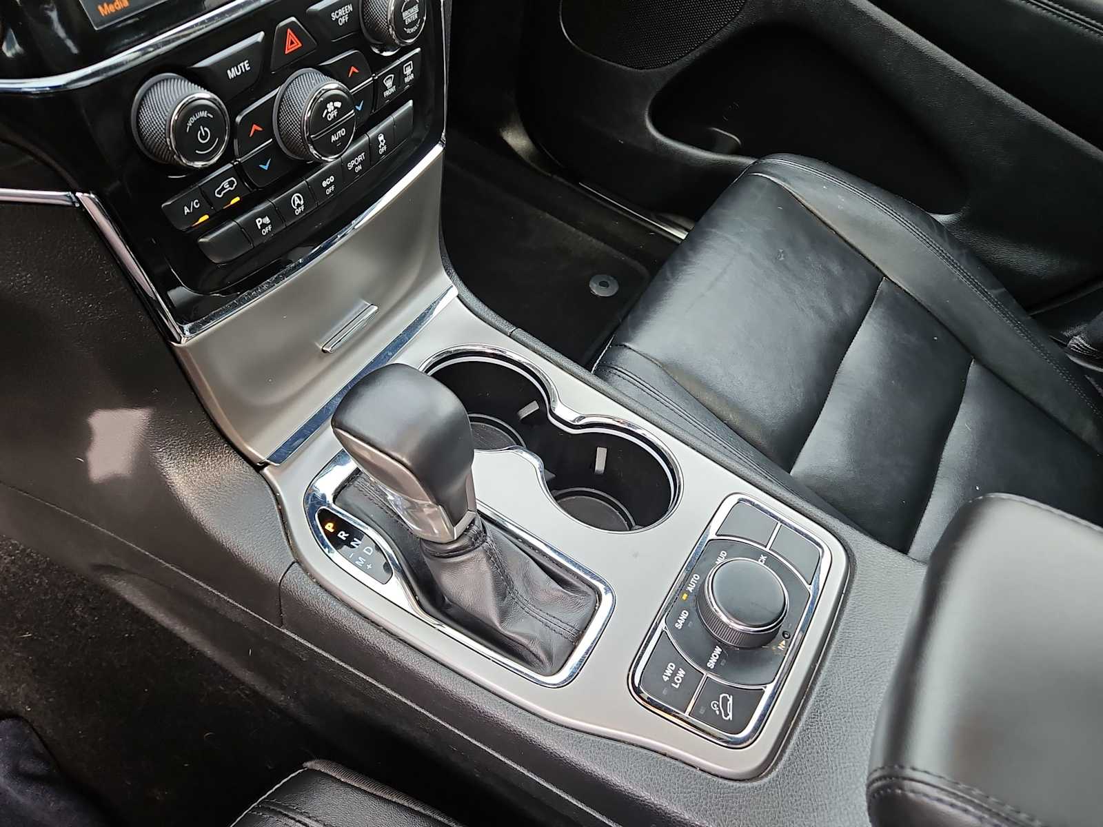 Thumbnail: 2022 Jeep Grand Cherokee - 19