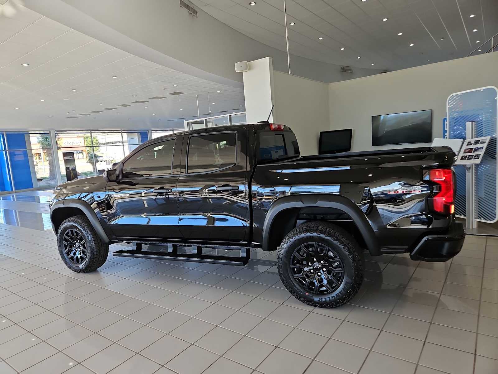 Thumbnail: 2026 Chevrolet Colorado - 2