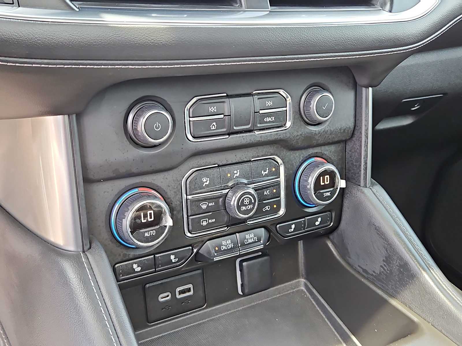 Thumbnail: 2022 Chevrolet Tahoe - 28