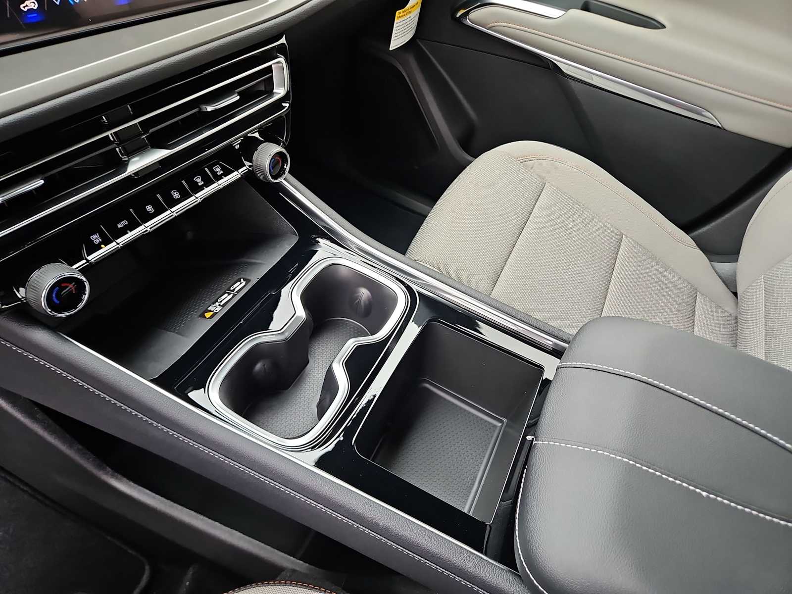 Thumbnail: 2026 Chevrolet Traverse - 20