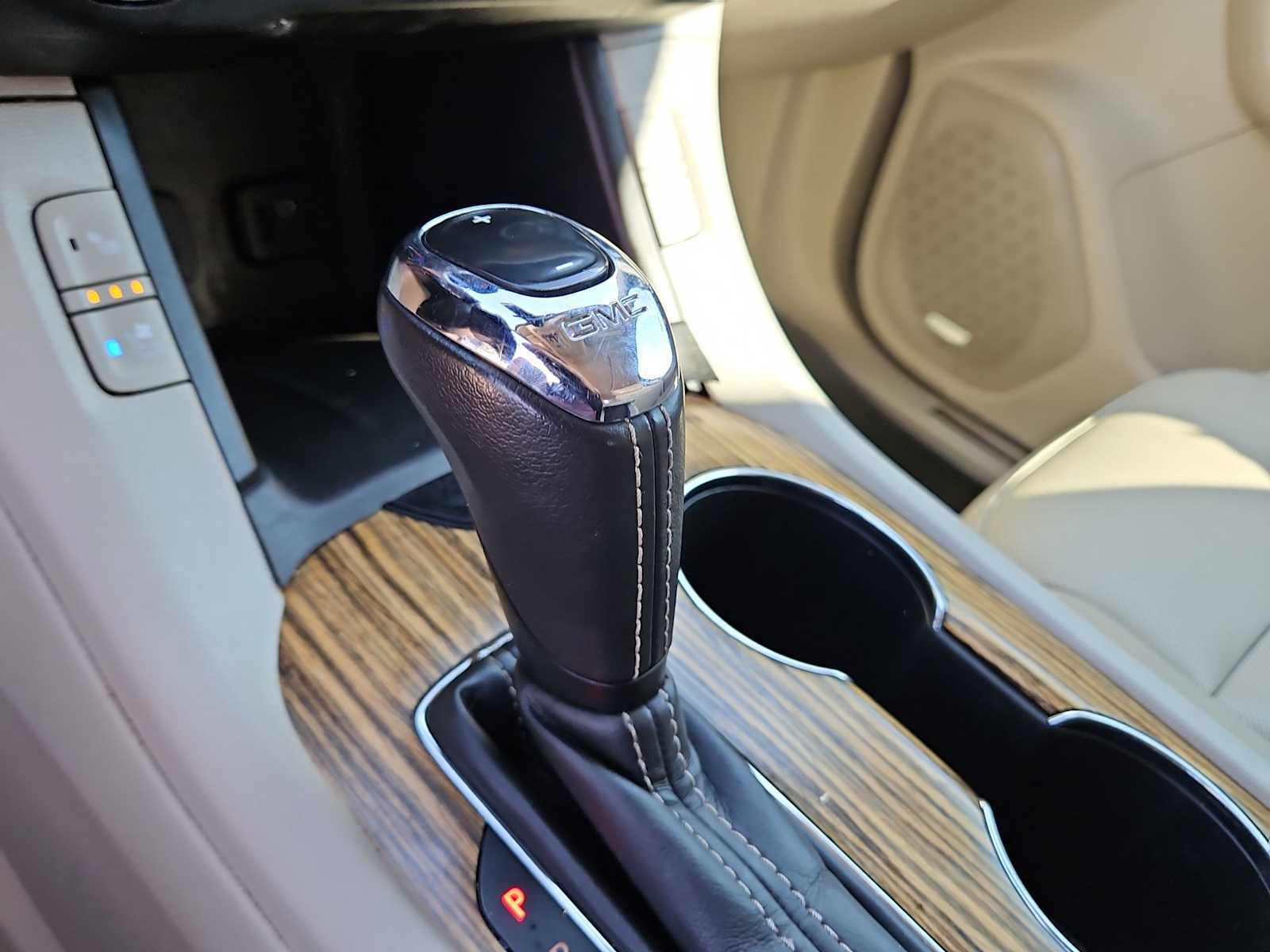 Thumbnail: 2019 GMC Acadia - 21