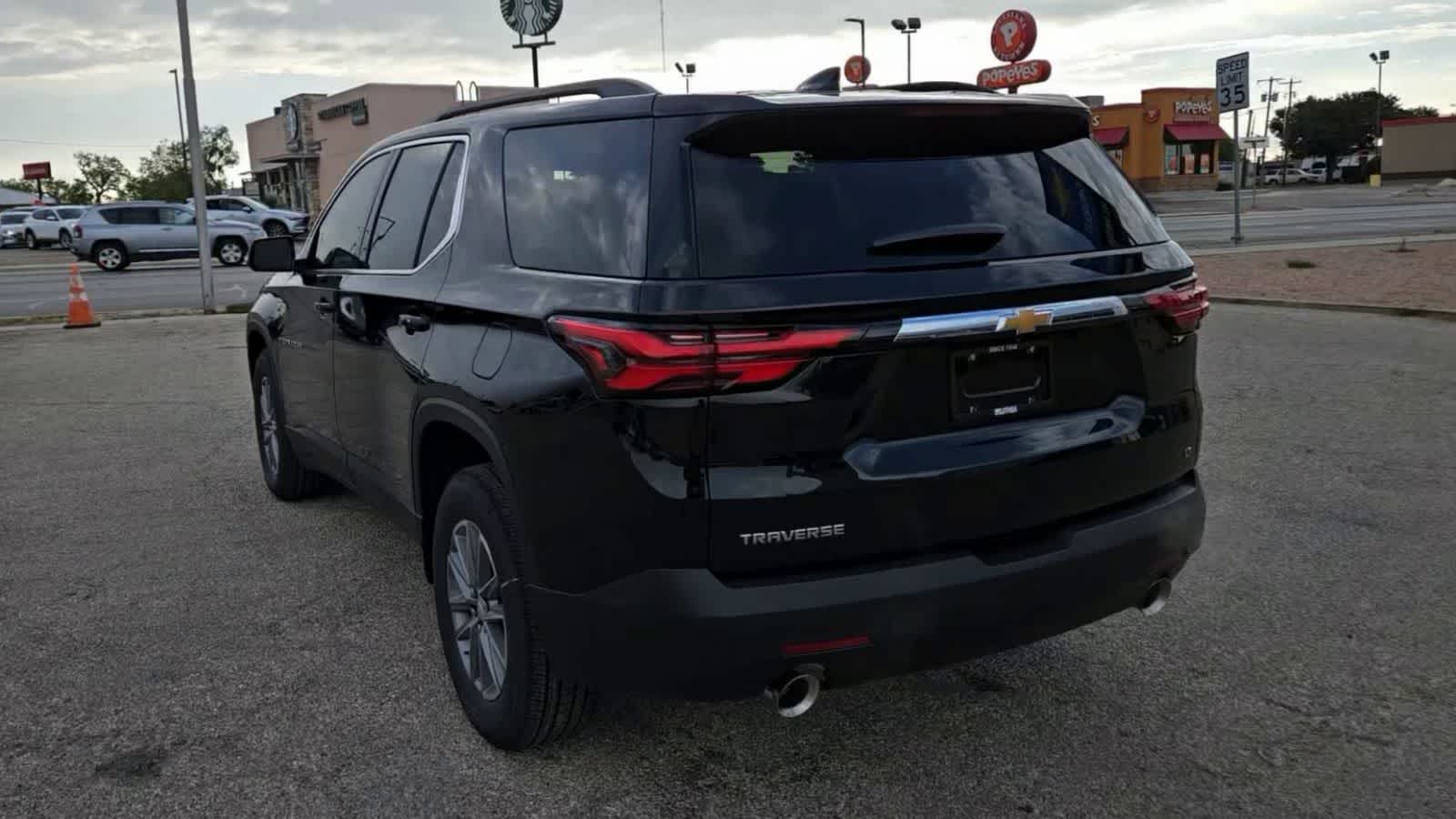 Thumbnail: 2023 Chevrolet Traverse - 6