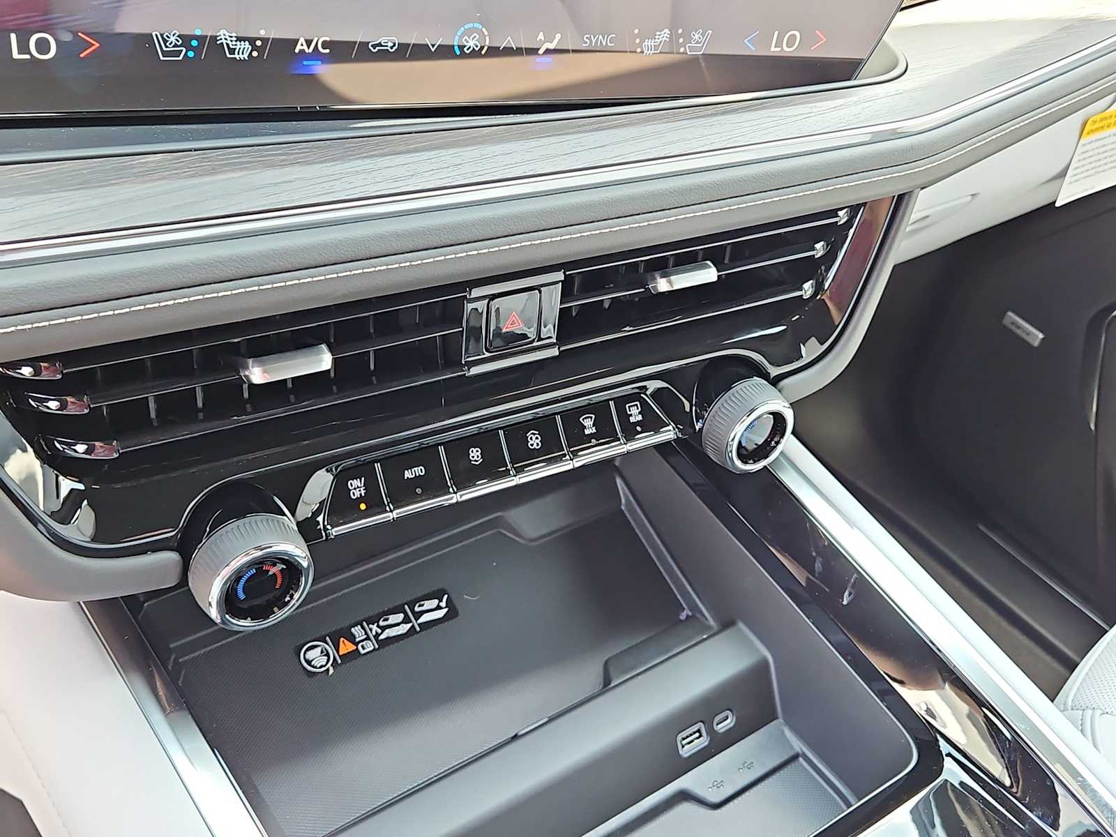 Thumbnail: 2025 Chevrolet Suburban - 28