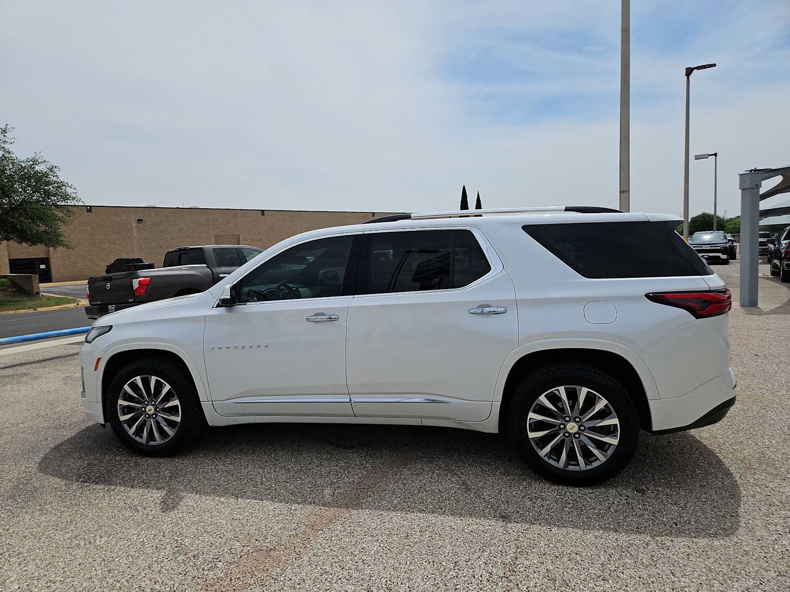 Thumbnail: 2022 Chevrolet Traverse - 5