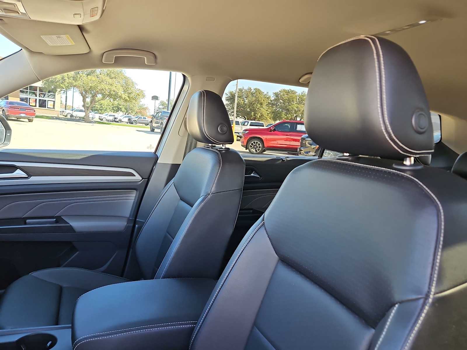 Thumbnail: 2021 Volkswagen Atlas - 18