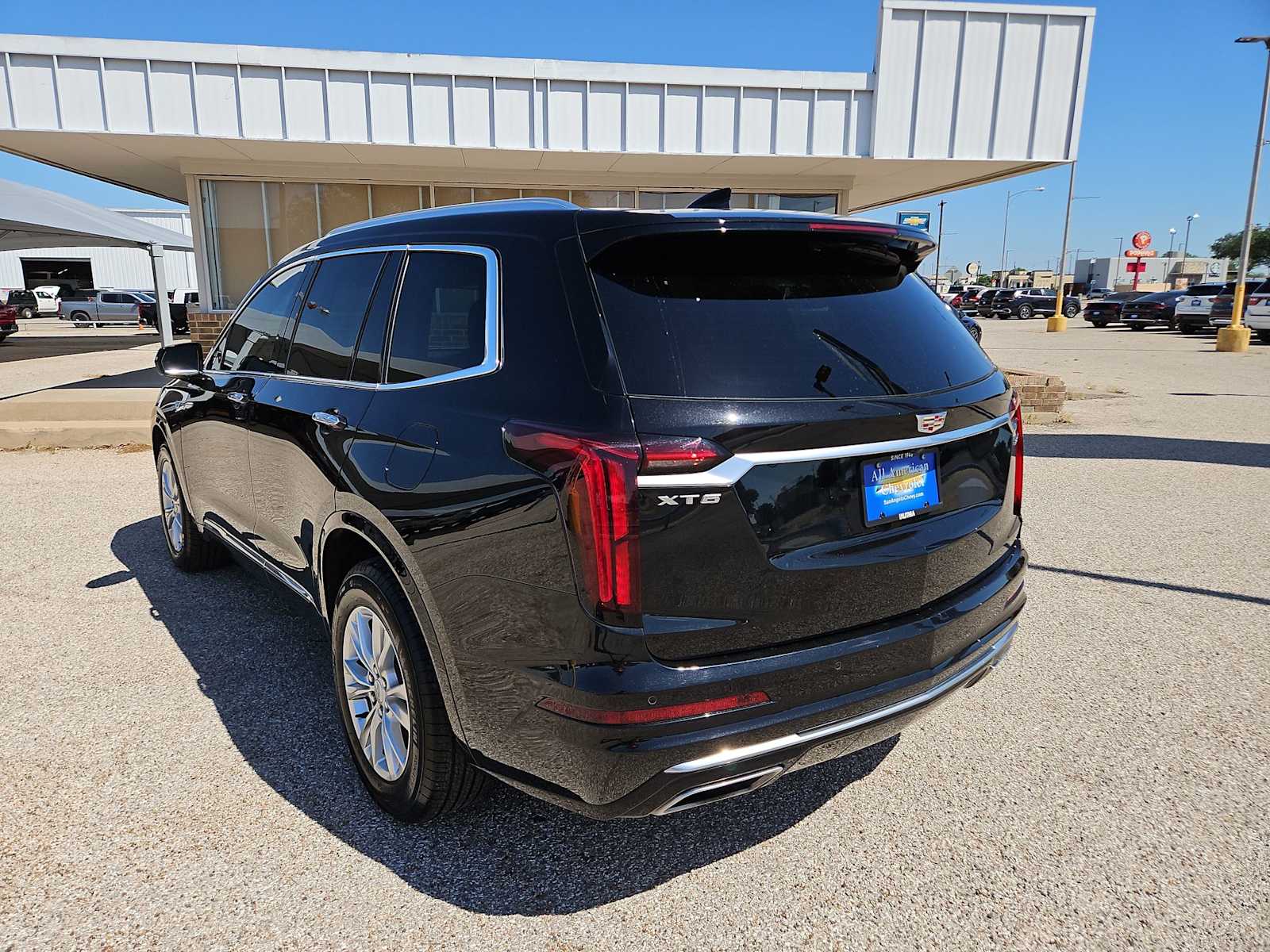 Thumbnail: 2025 Cadillac XT6 - 6