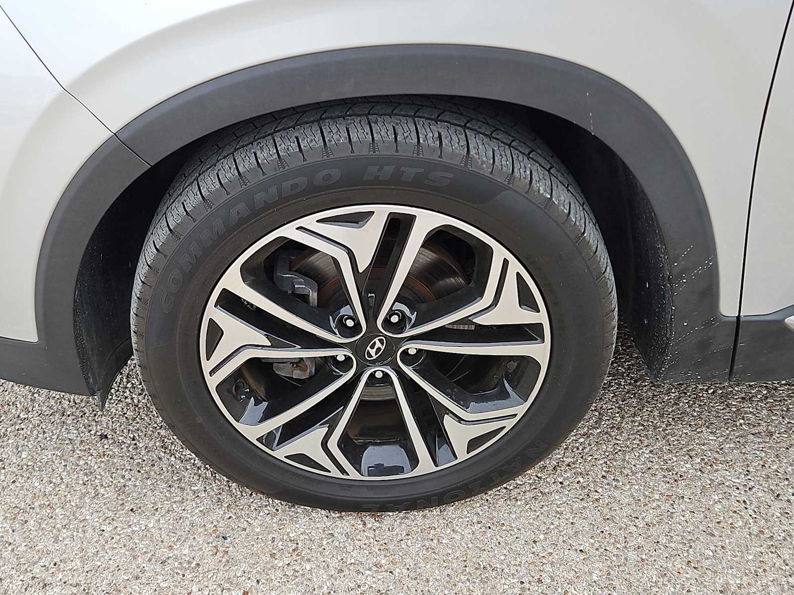 Thumbnail: 2019 Hyundai Santa Fe - 12