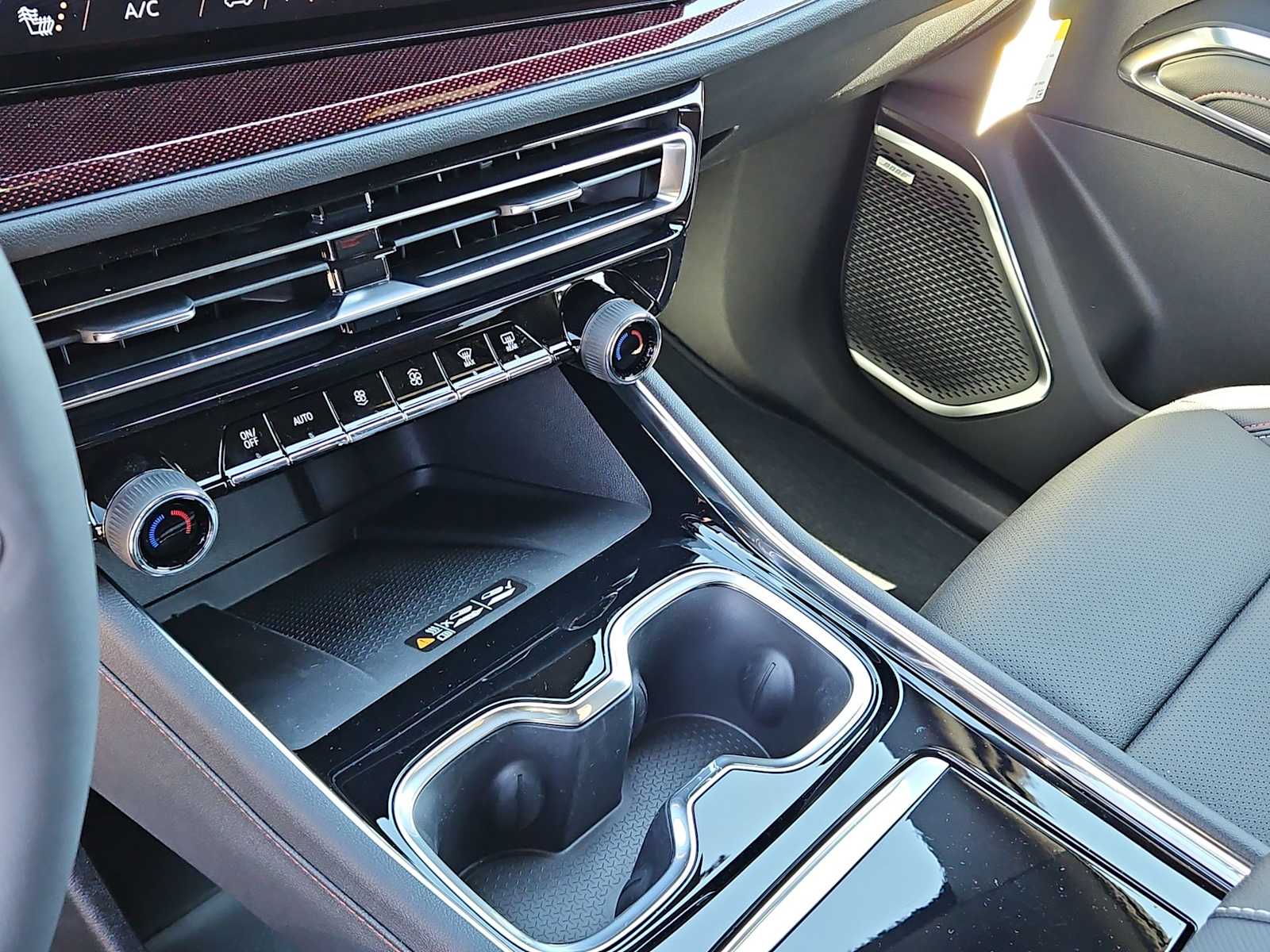 Thumbnail: 2026 Chevrolet Traverse - 20