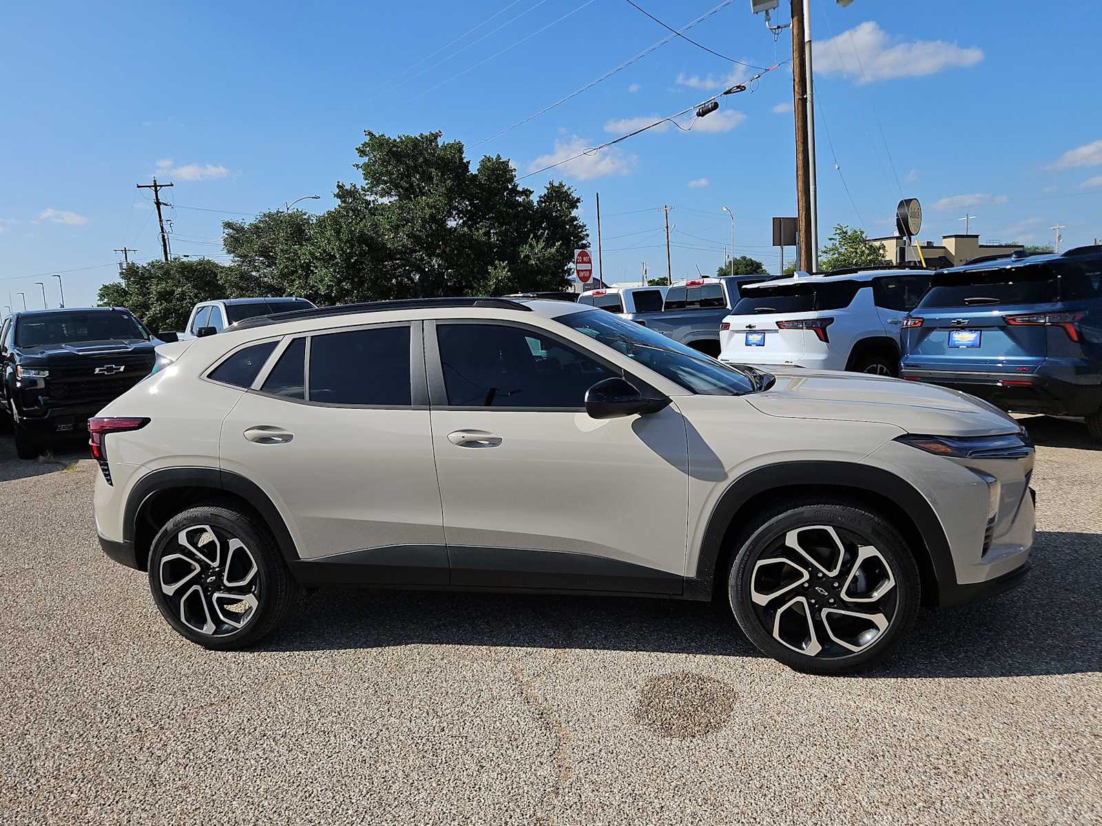 Thumbnail: 2026 Chevrolet Trax - 9