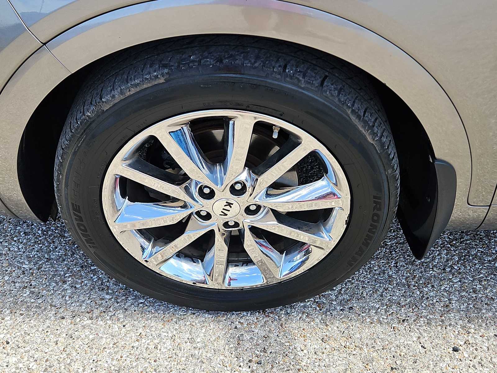Thumbnail: 2016 Kia Sorento - 12
