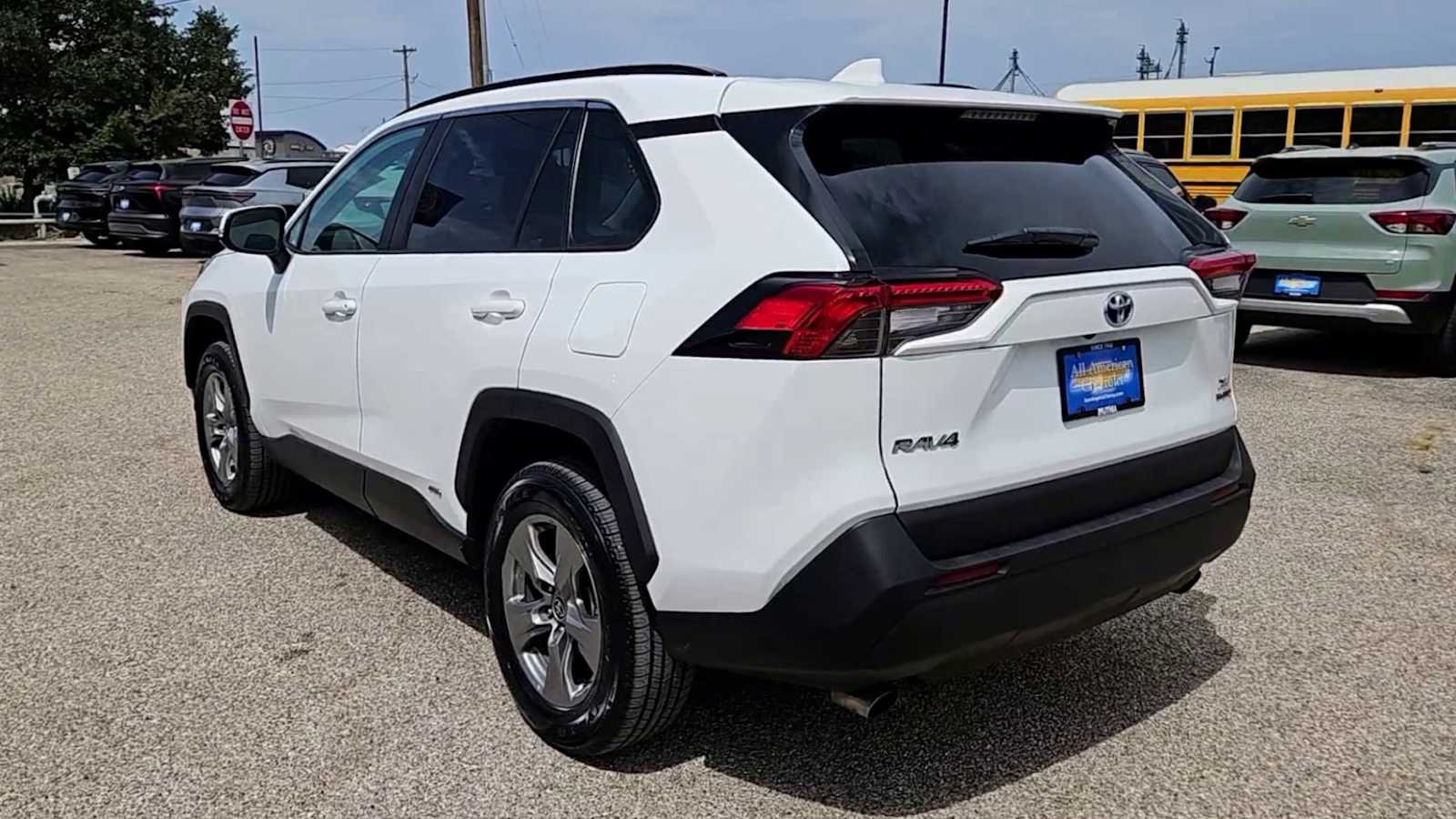 Thumbnail: 2022 Toyota RAV4 - 7