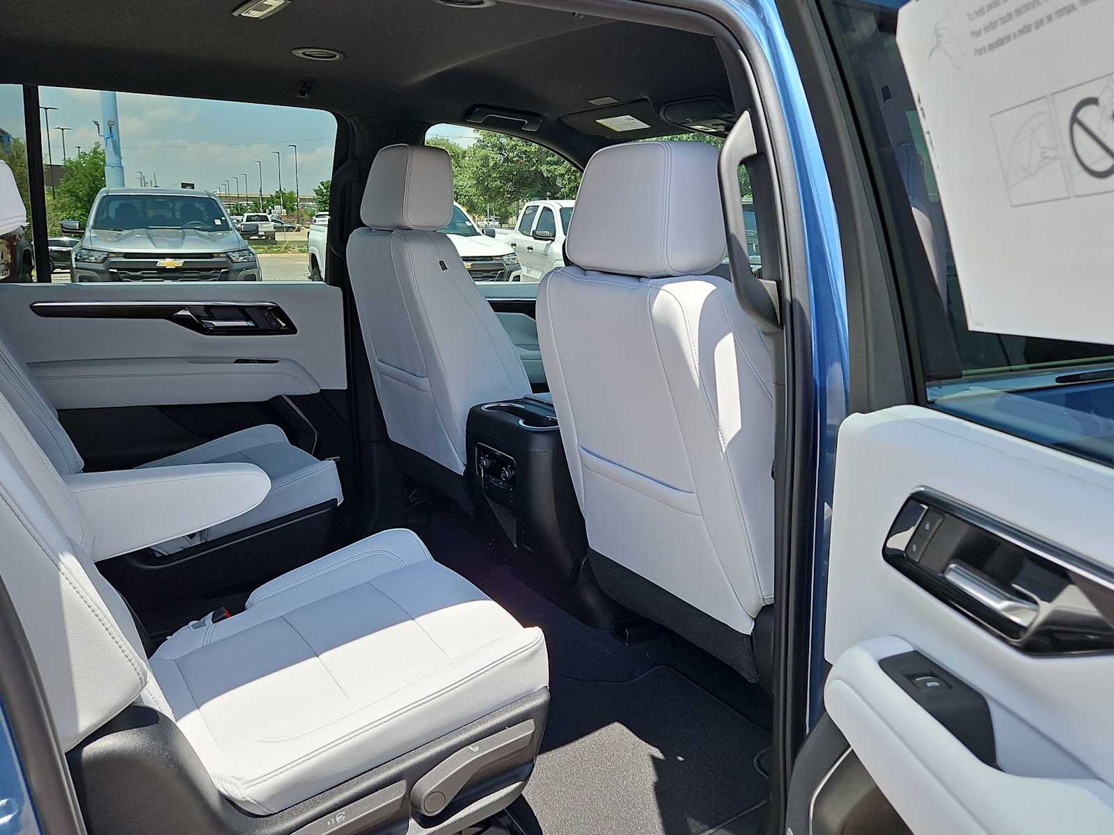 Thumbnail: 2025 Chevrolet Suburban - 20