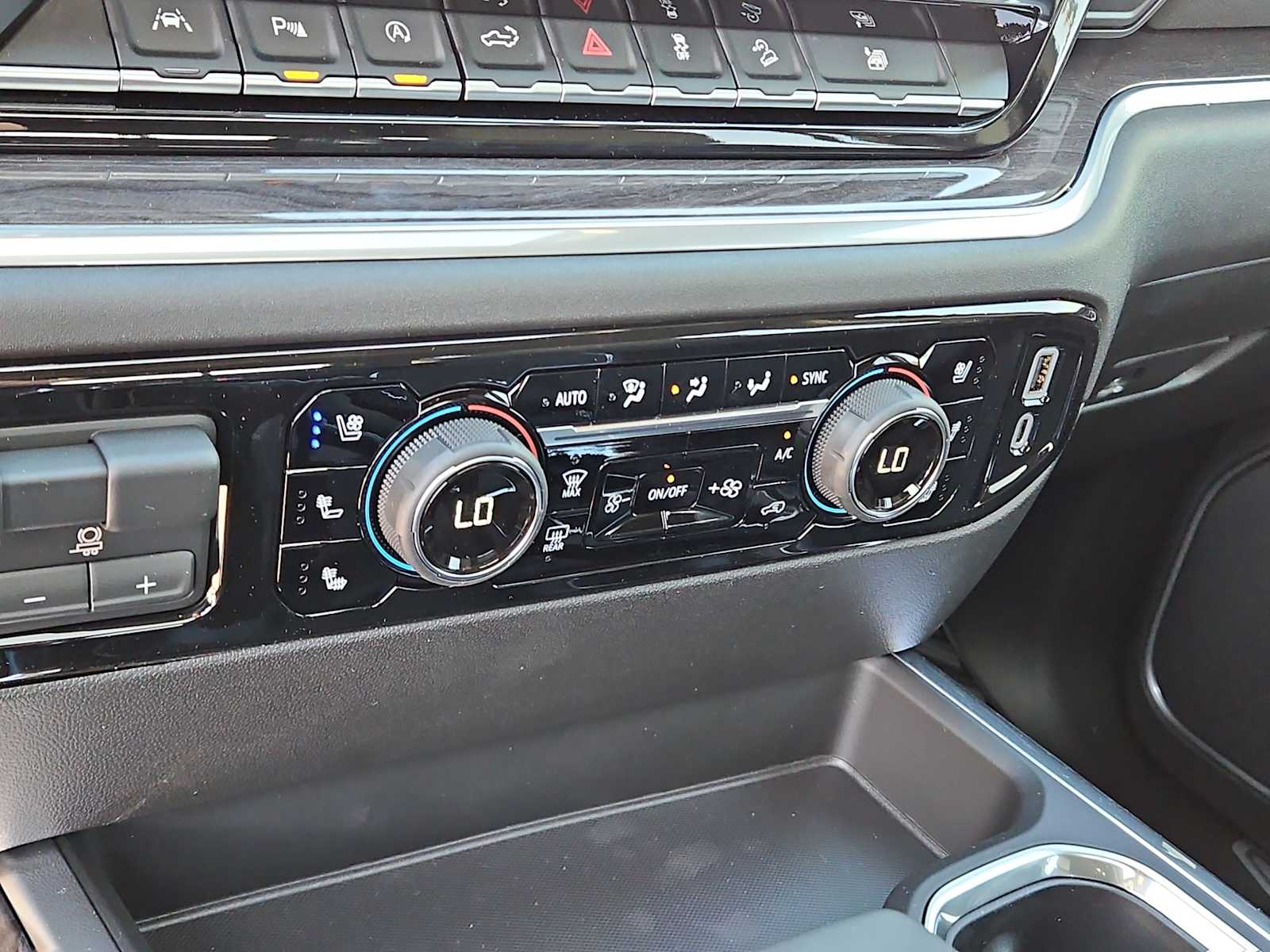 Thumbnail: 2026 Chevrolet Silverado 1500 - 24