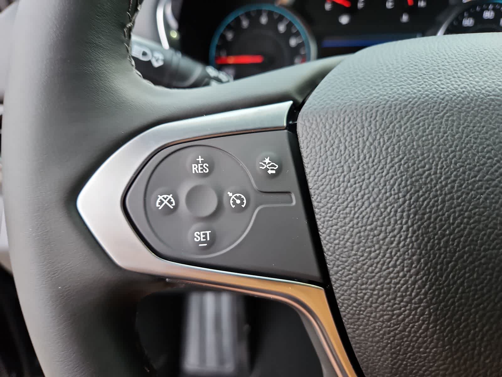 Thumbnail: 2023 Chevrolet Traverse - 28