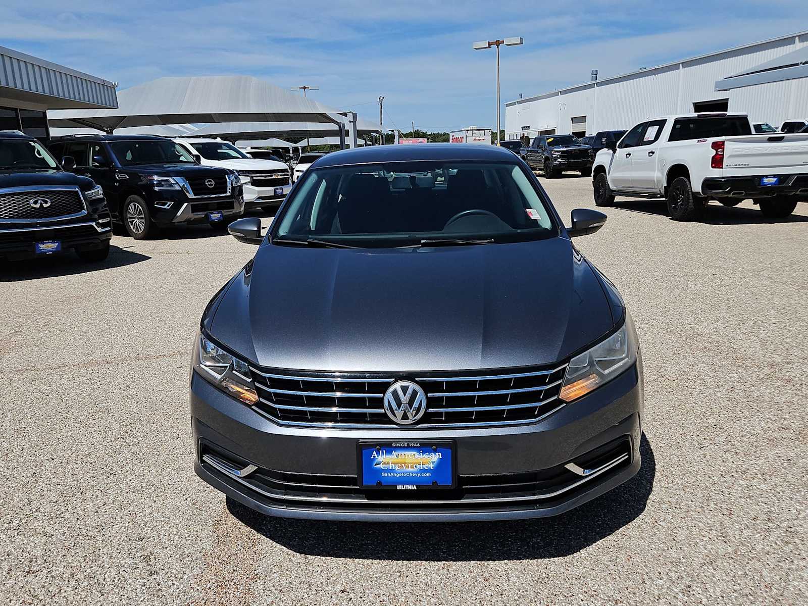 Thumbnail: 2017 Volkswagen Passat - 2