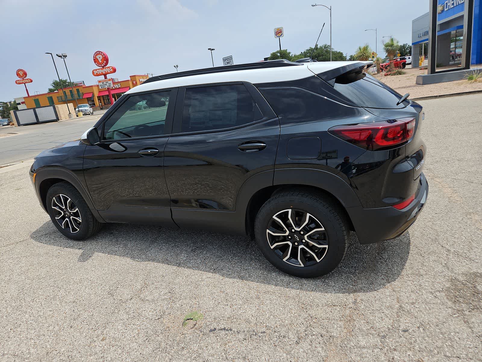 Thumbnail: 2024 Chevrolet TrailBlazer - 11