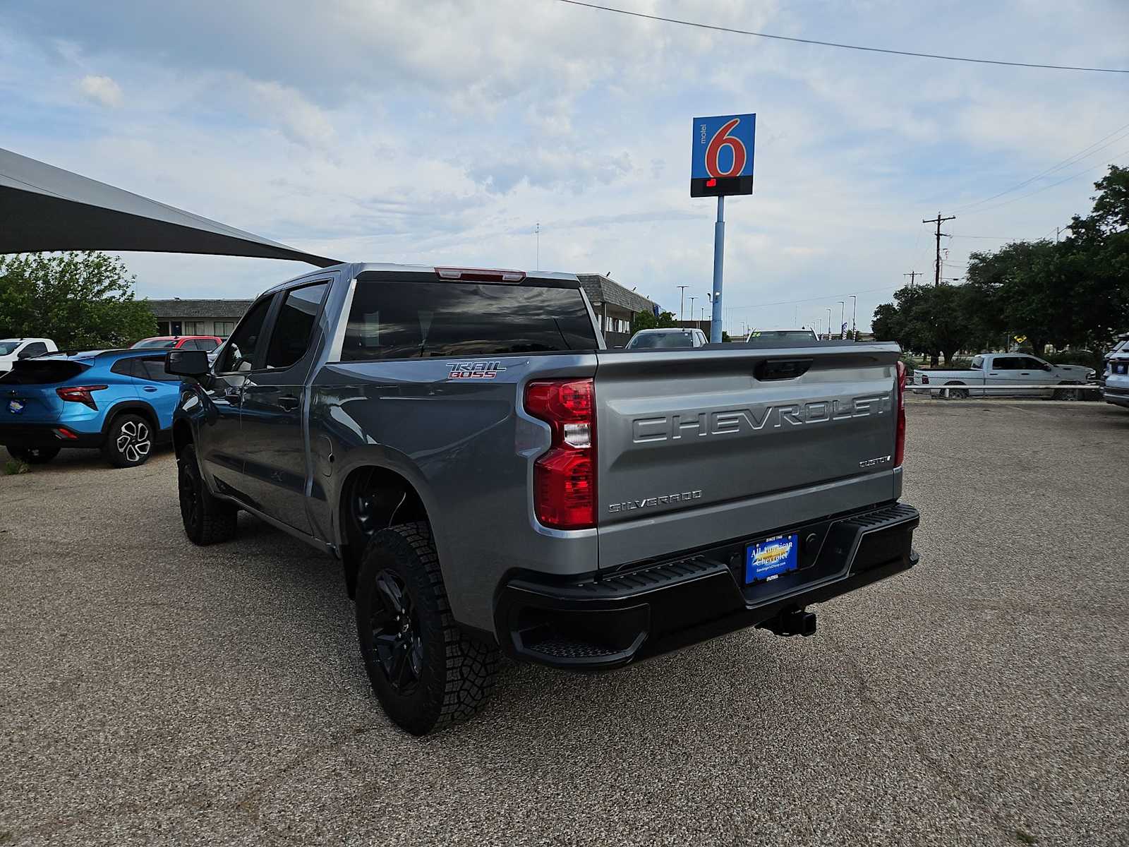Thumbnail: 2026 Chevrolet Silverado 1500 - 6