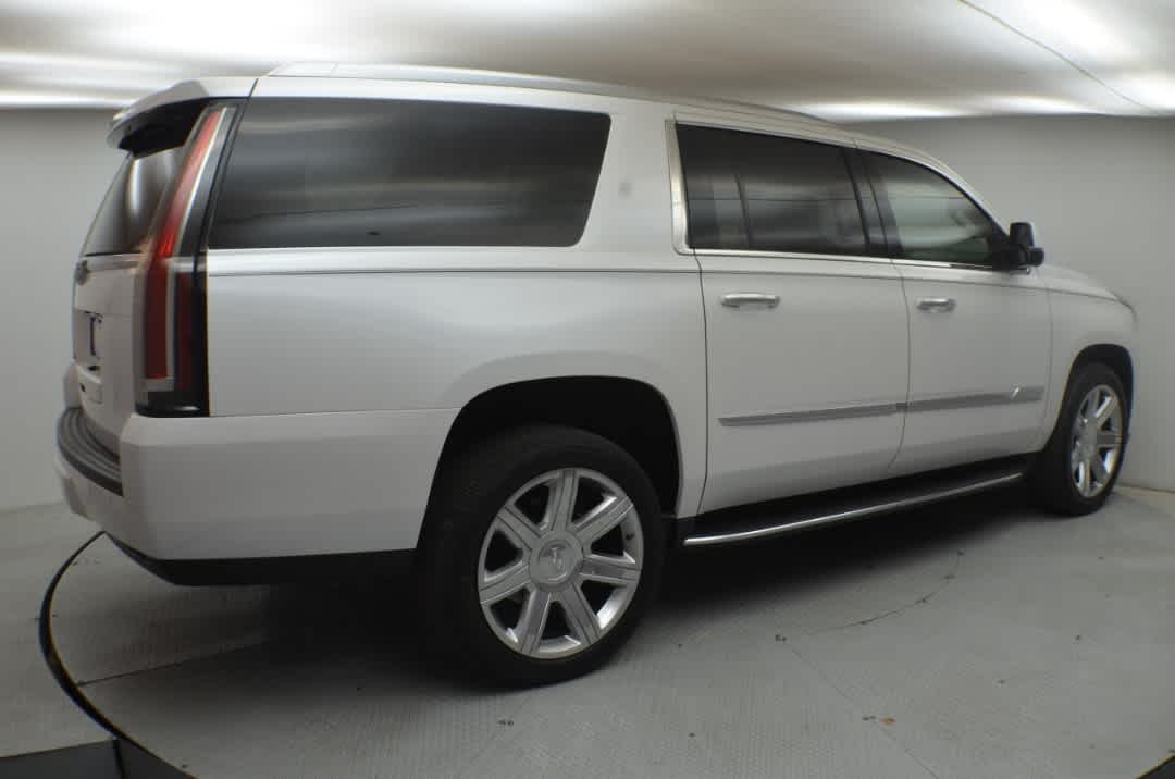 Thumbnail: 2016 Cadillac Escalade - 11