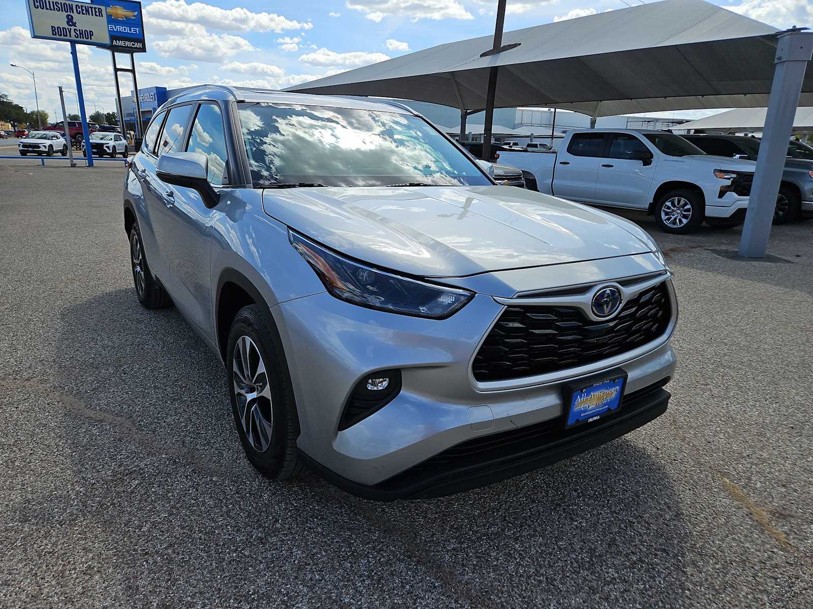 Thumbnail: 2023 Toyota Highlander - 2