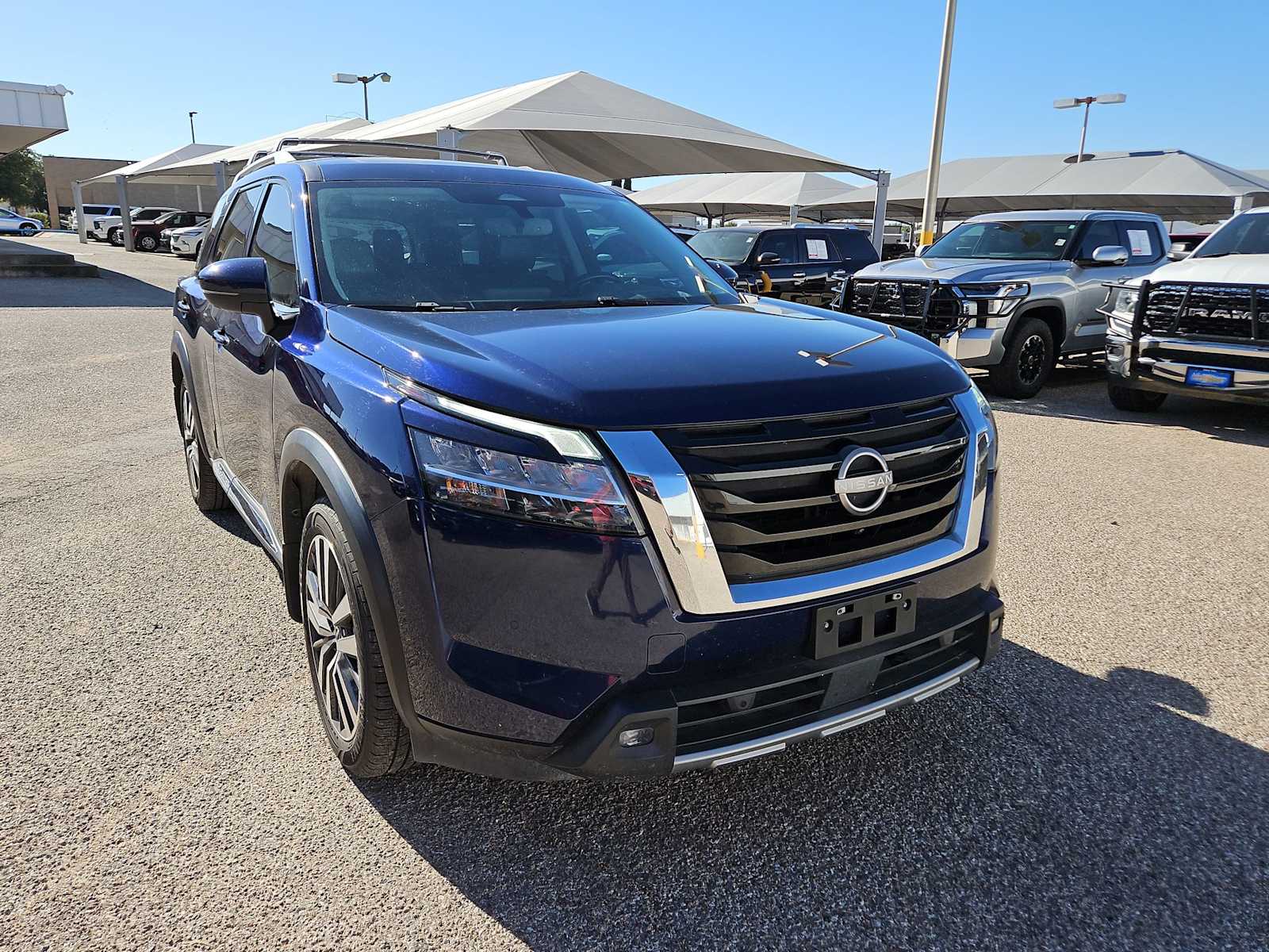 Thumbnail: 2022 Nissan Pathfinder - 2