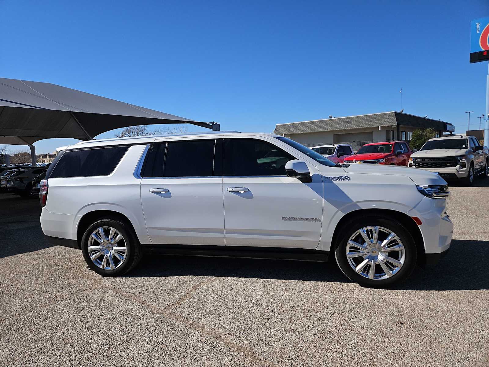 Thumbnail: 2022 Chevrolet Suburban - 9