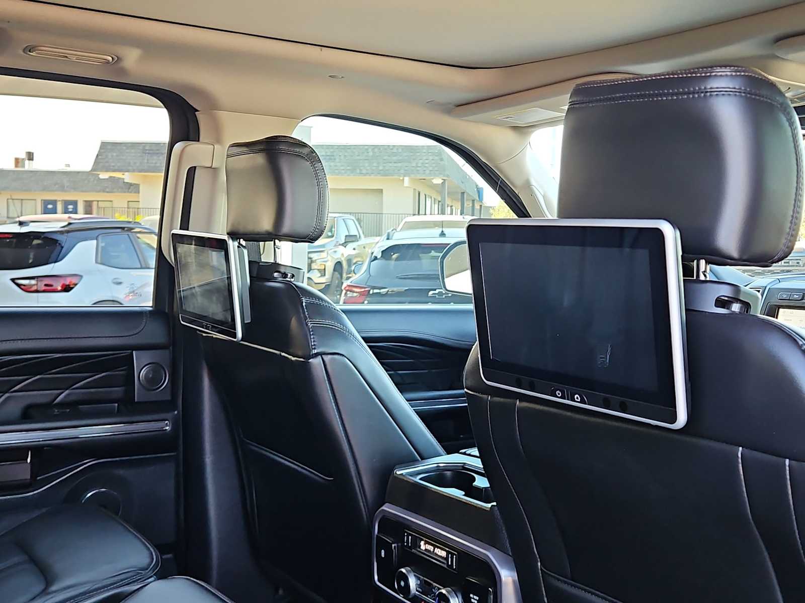 Thumbnail: 2020 Ford Expedition - 17