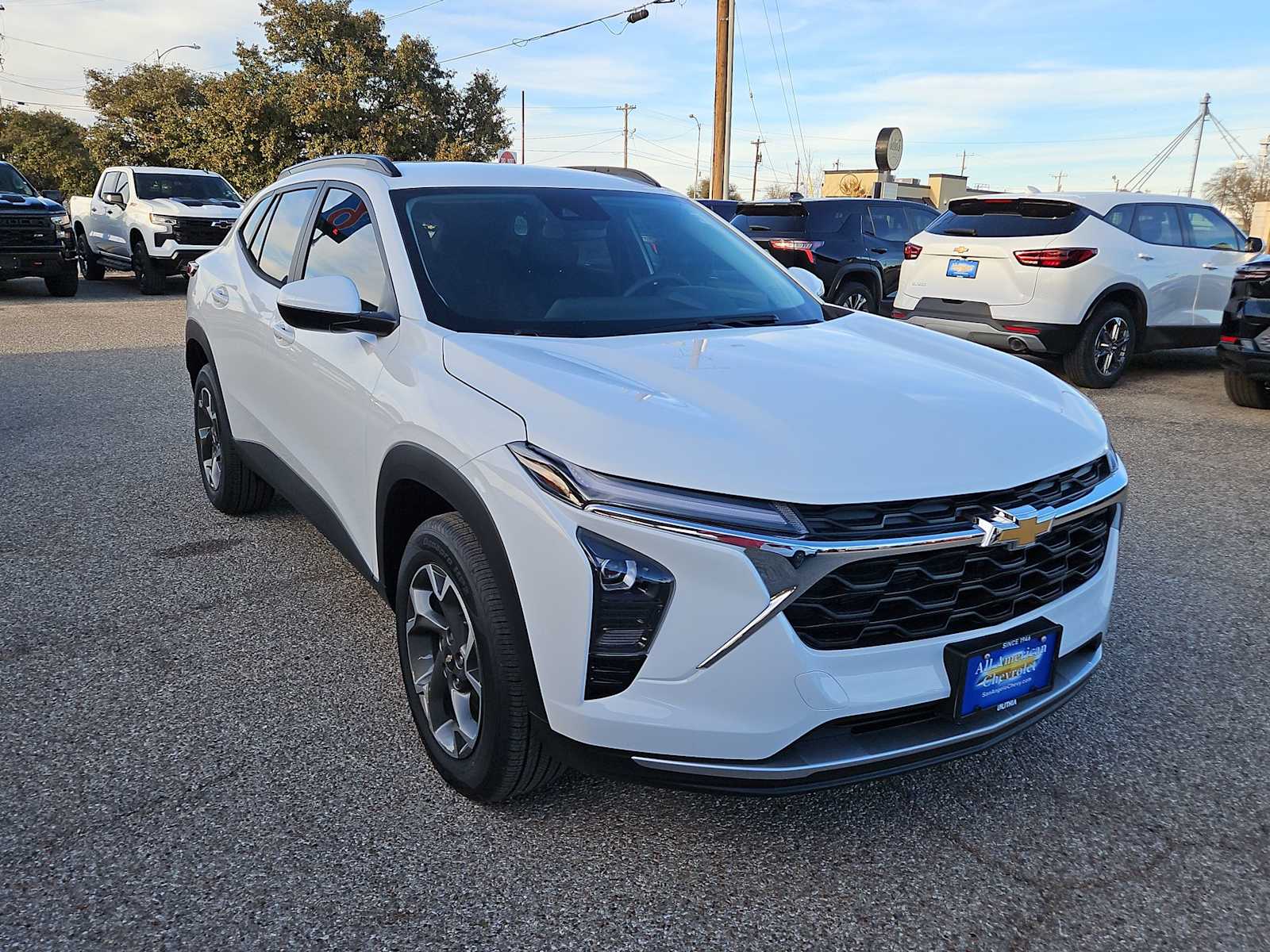 Thumbnail: 2026 Chevrolet Trax - 2