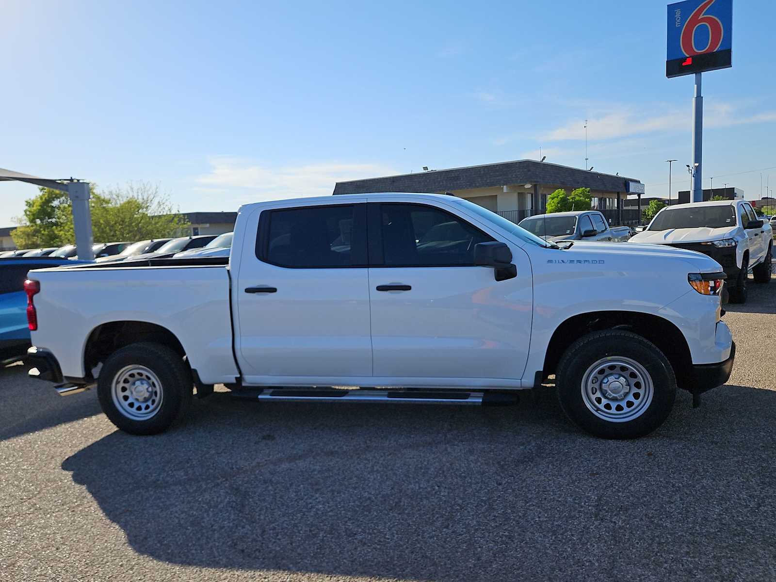 Thumbnail: 2026 Chevrolet Silverado 1500 - 9