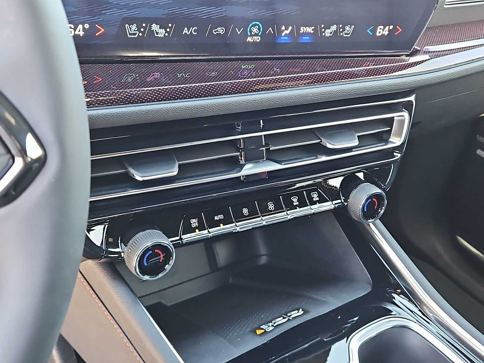 Thumbnail: 2026 Chevrolet Traverse - 24