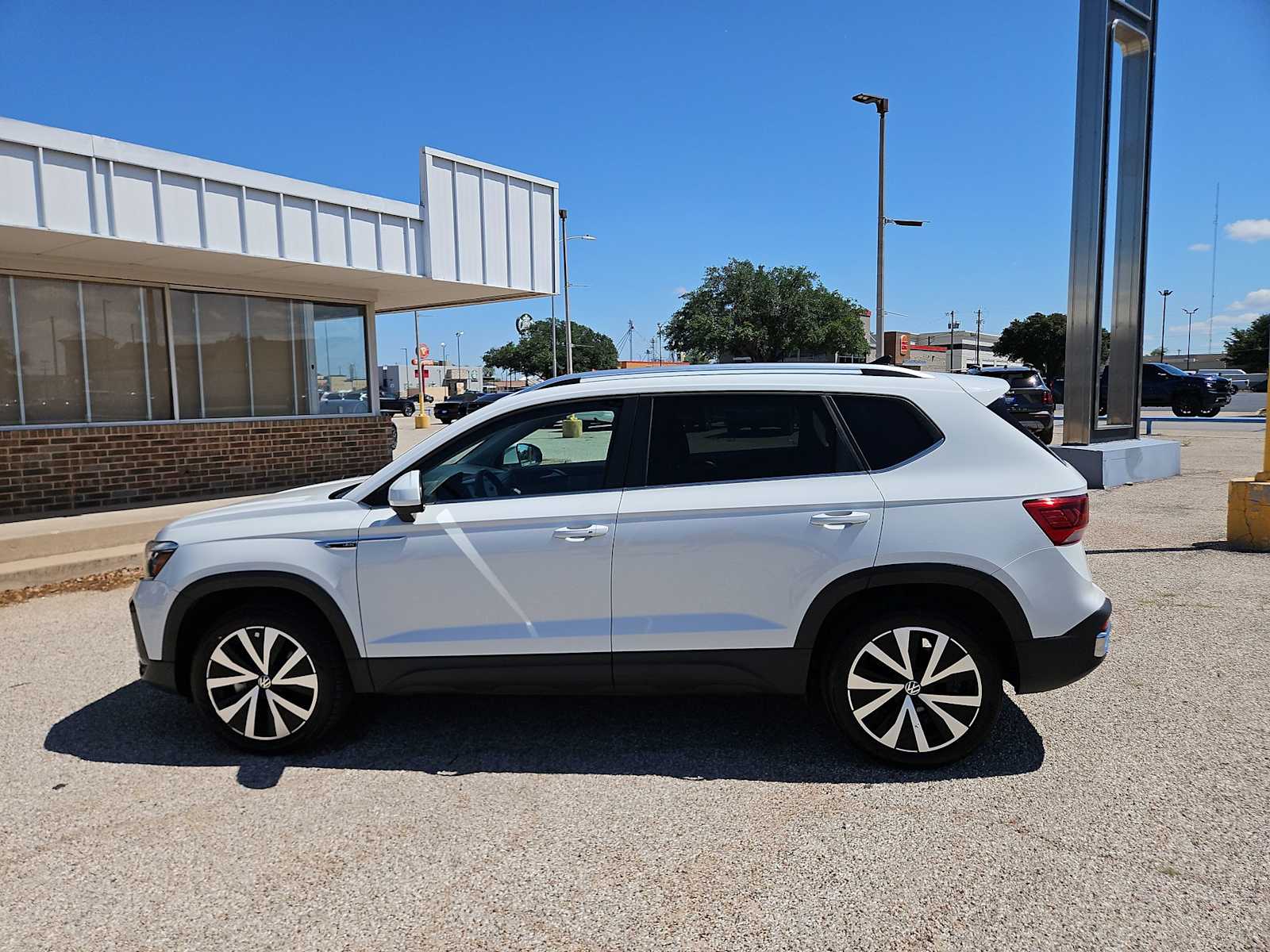 Thumbnail: 2024 Volkswagen Taos - 5