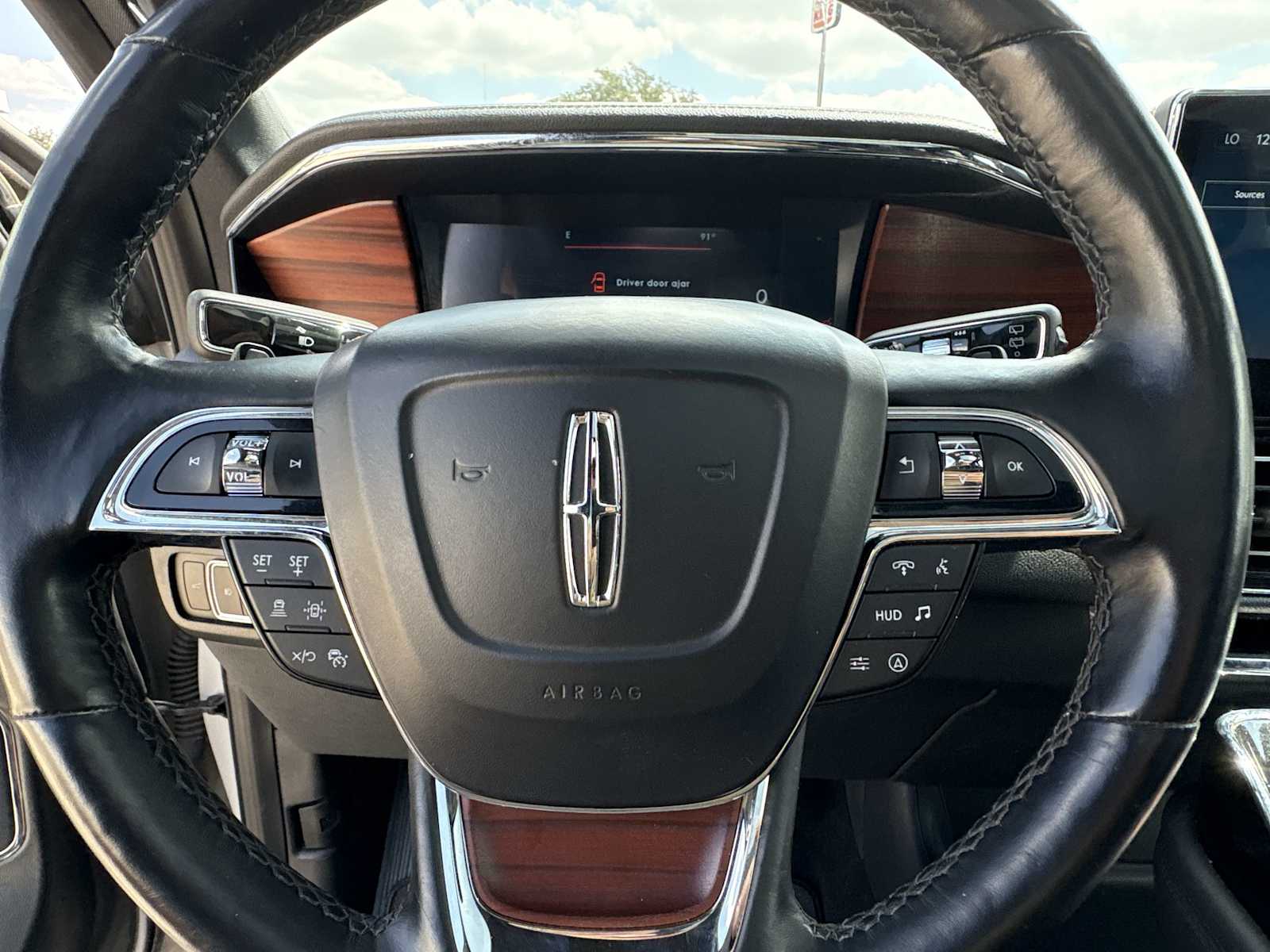 Thumbnail: 2023 Lincoln Navigator - 19