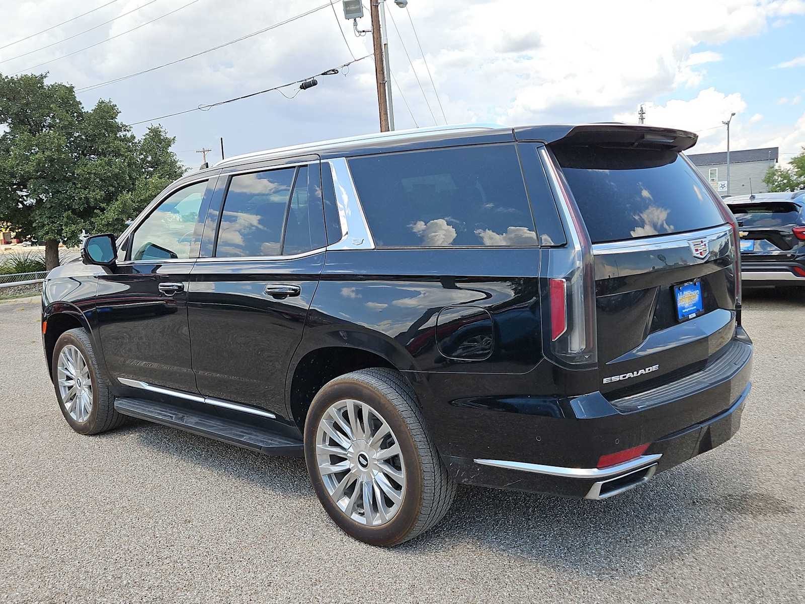Thumbnail: 2023 Cadillac Escalade - 3