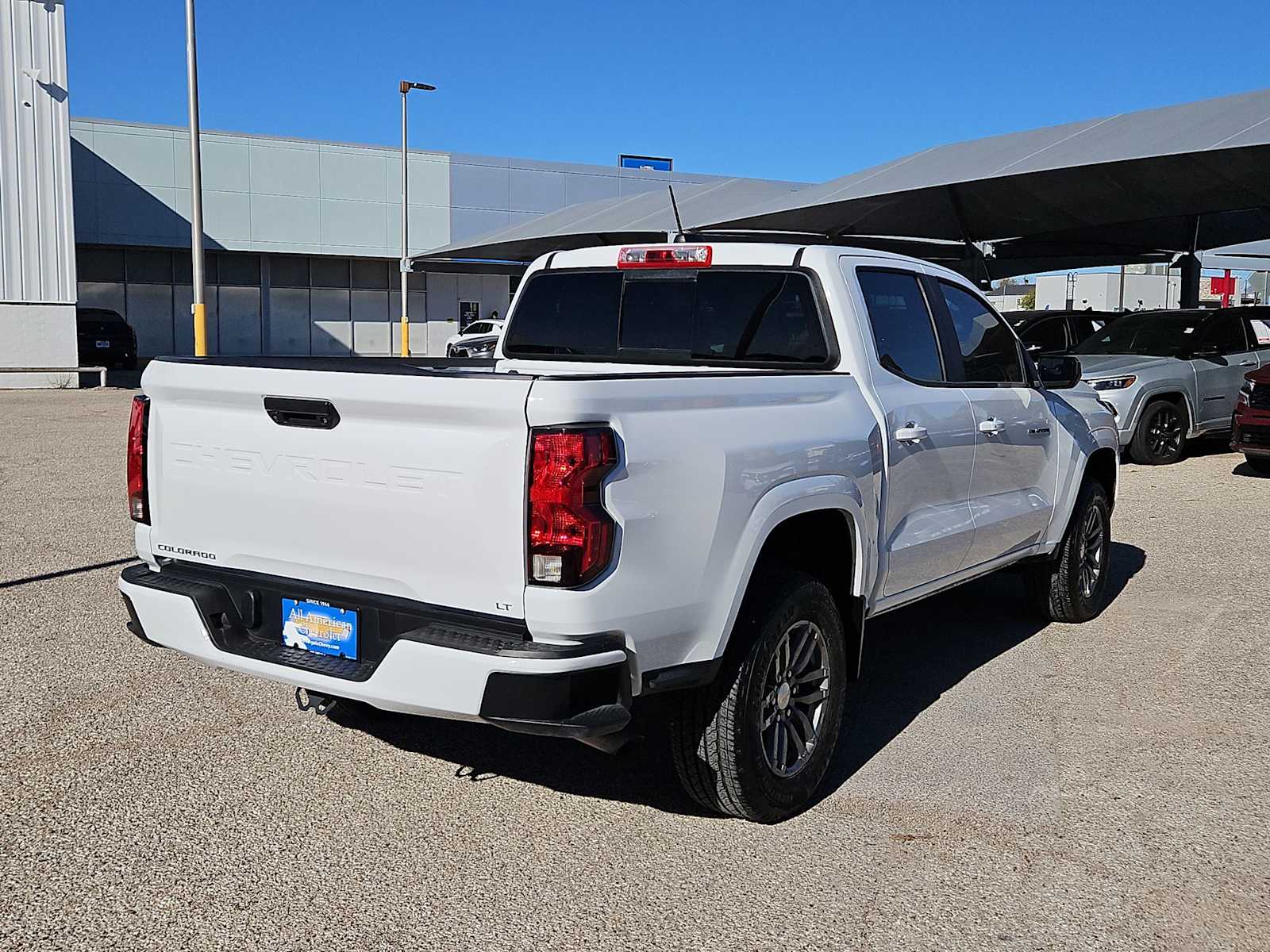 Thumbnail: 2023 Chevrolet Colorado - 8